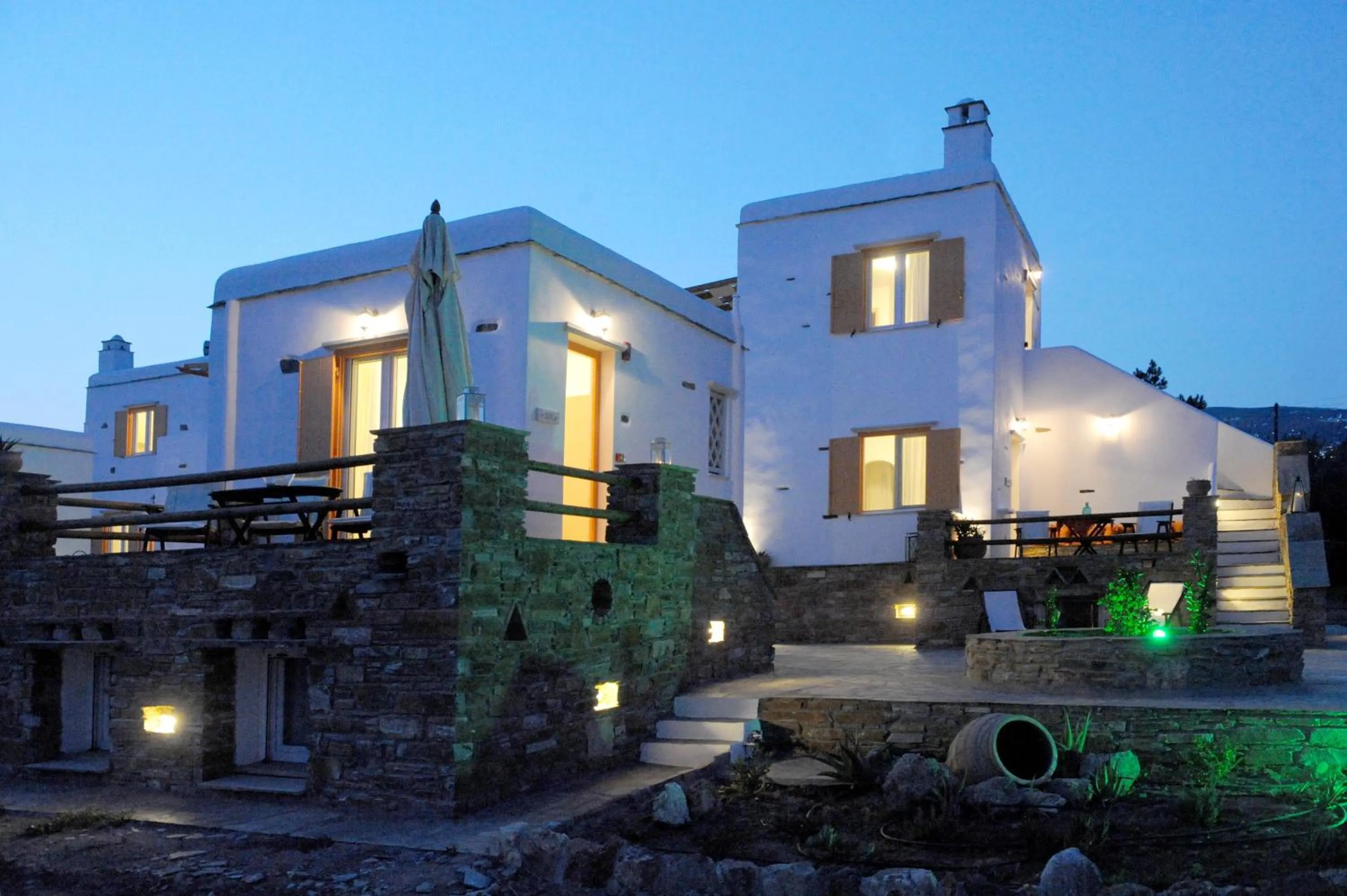 Facade/entrance in Aigaio Studios tinos