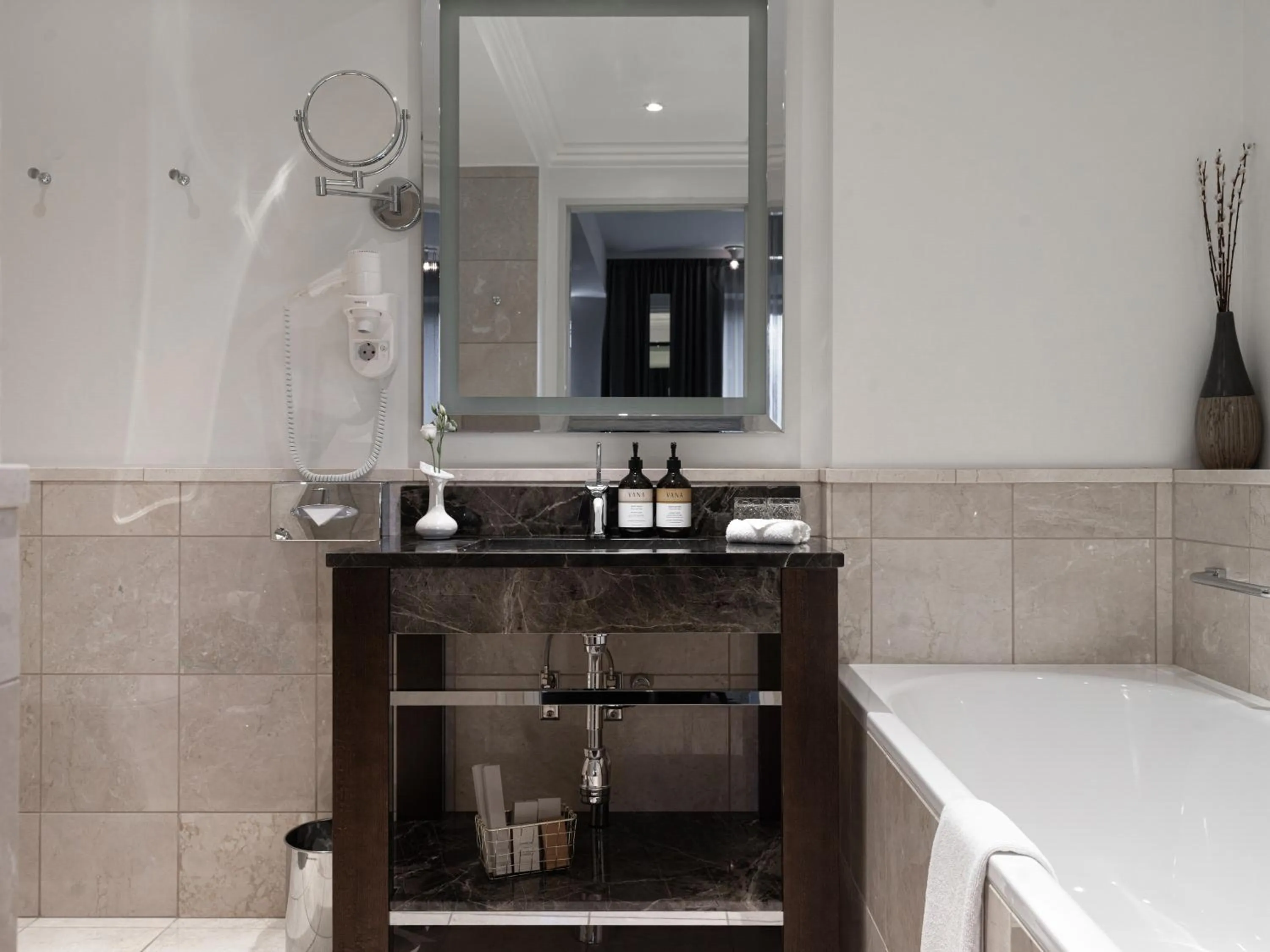 Bathroom in Elite Eden Park Hotel