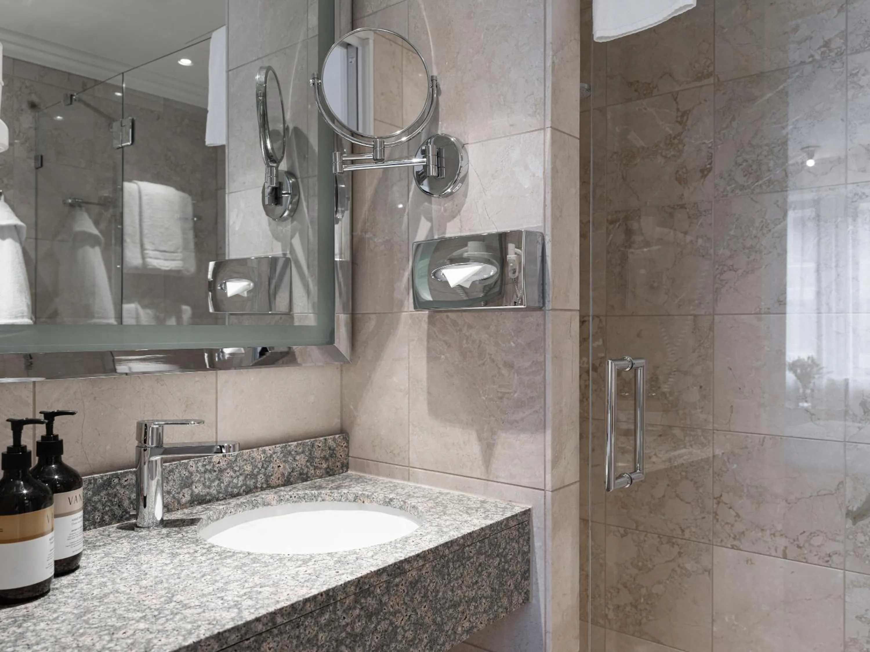 Bathroom in Elite Eden Park Hotel