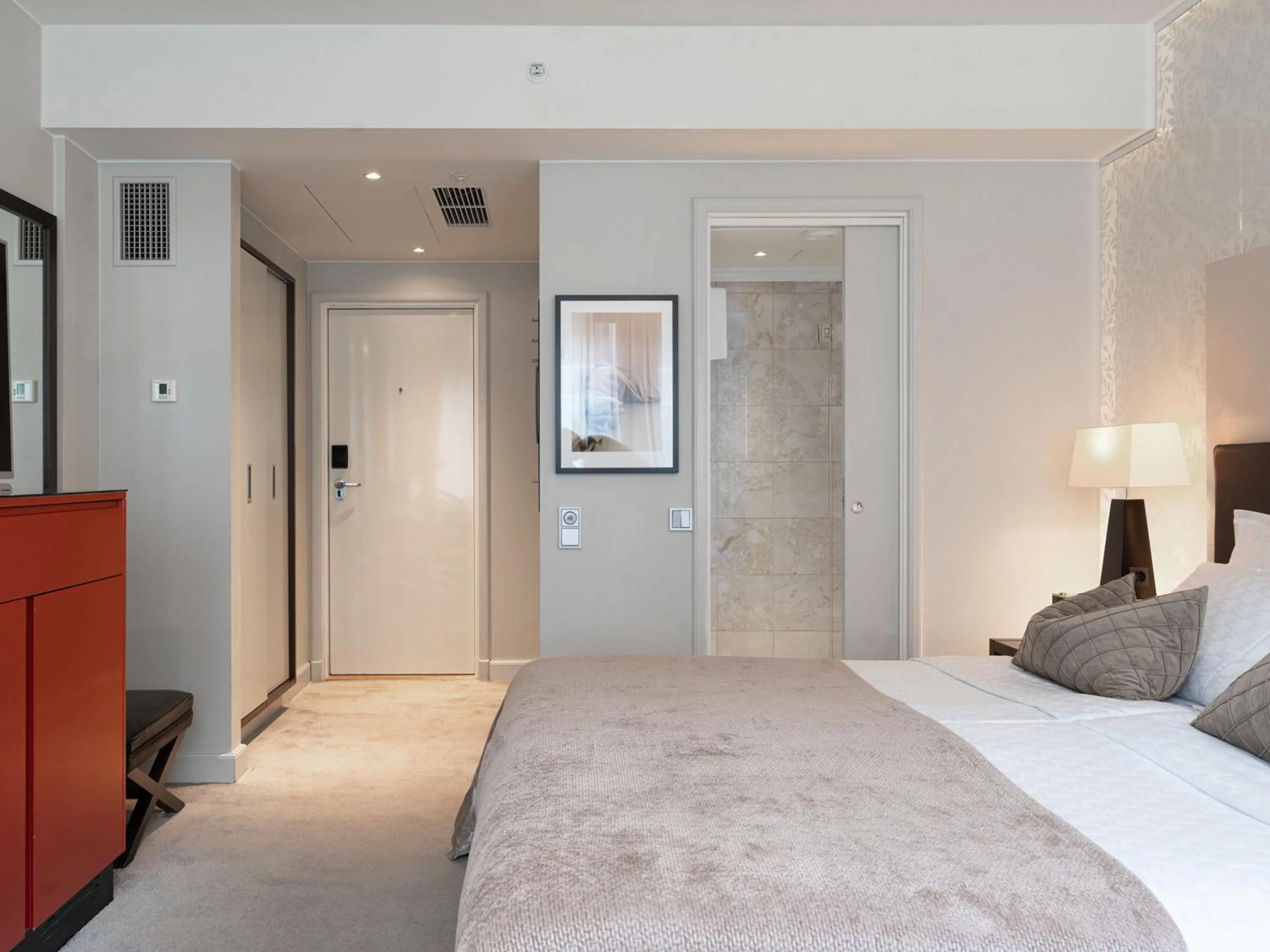 Bedroom, Bed in Elite Eden Park Hotel