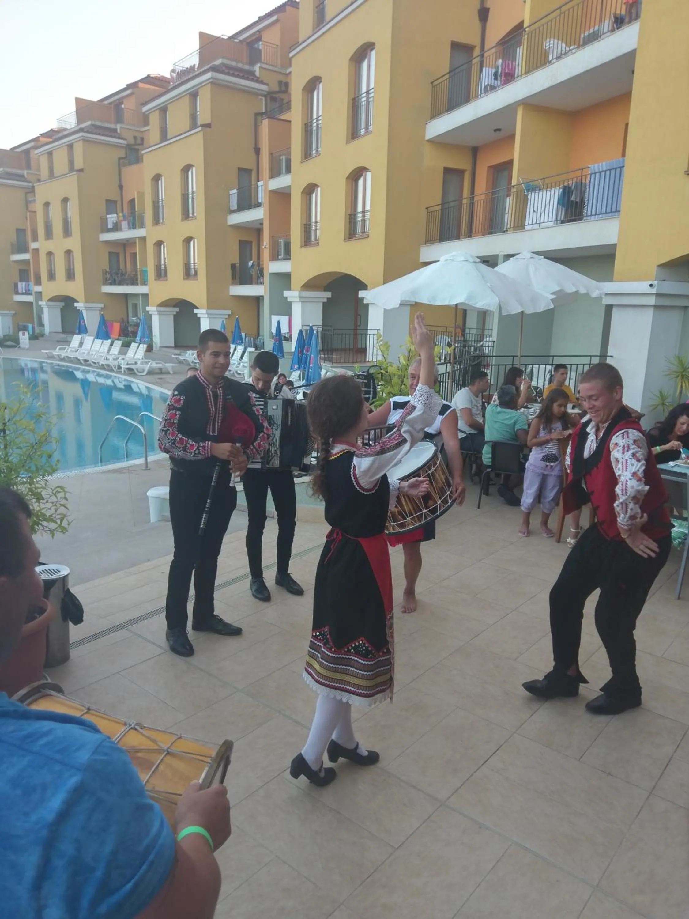 Evening entertainment in Serena Residence Aparthotel