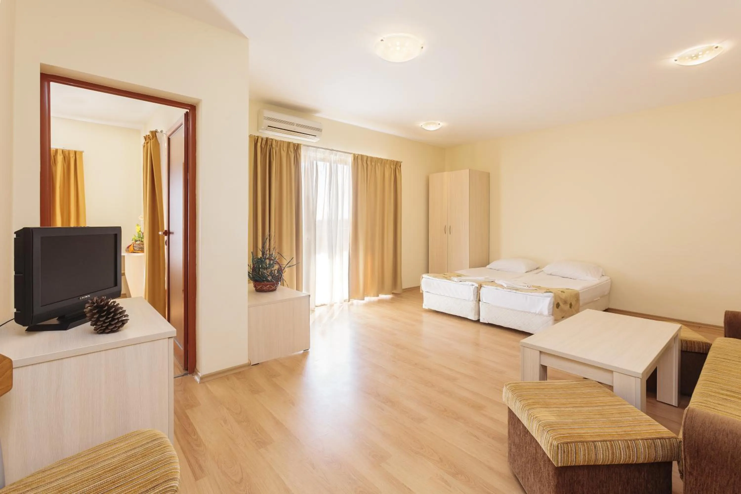 Living room, Bed in Serena Residence Aparthotel