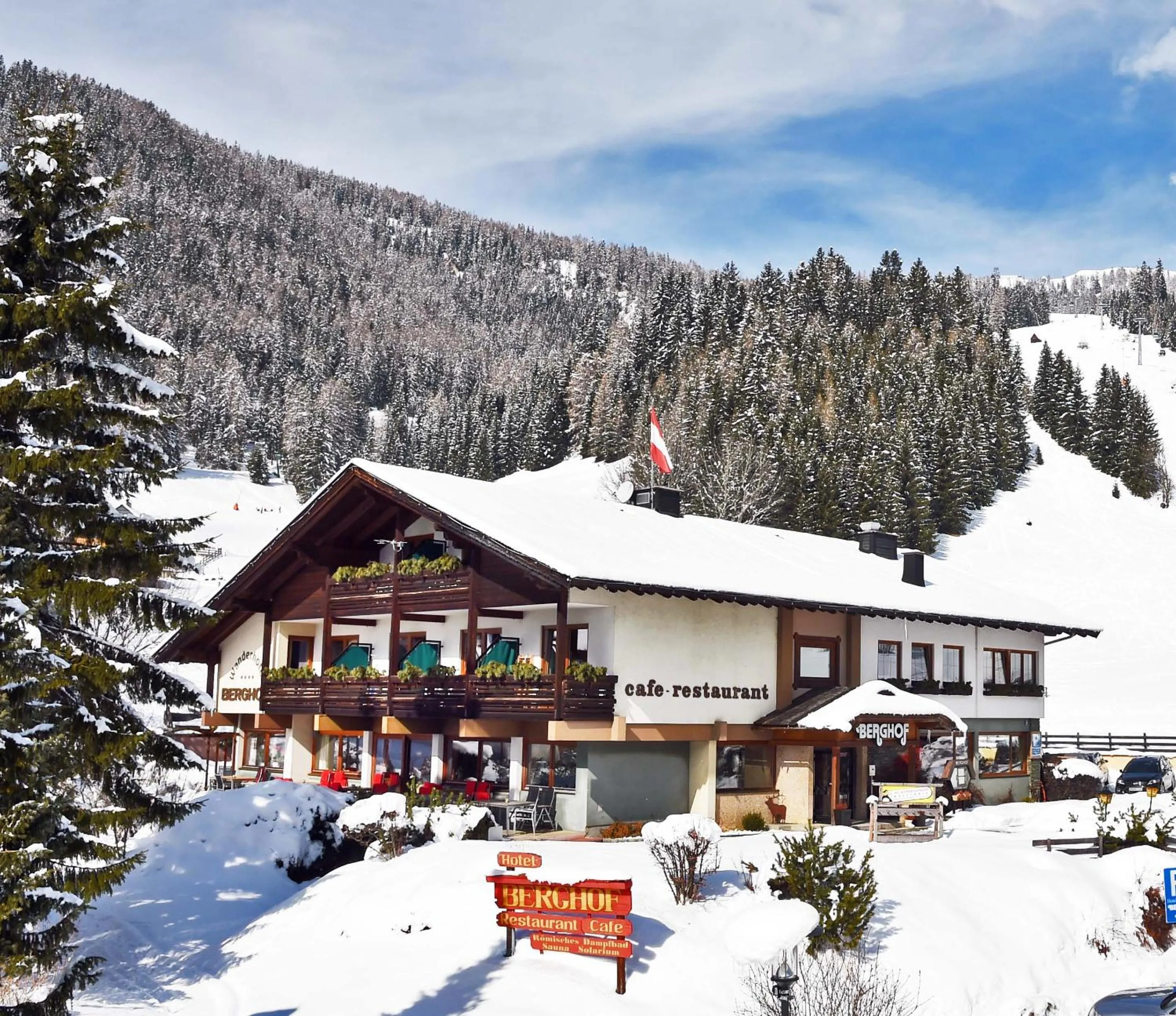 Property building in Schi- und Wanderhotel Berghof