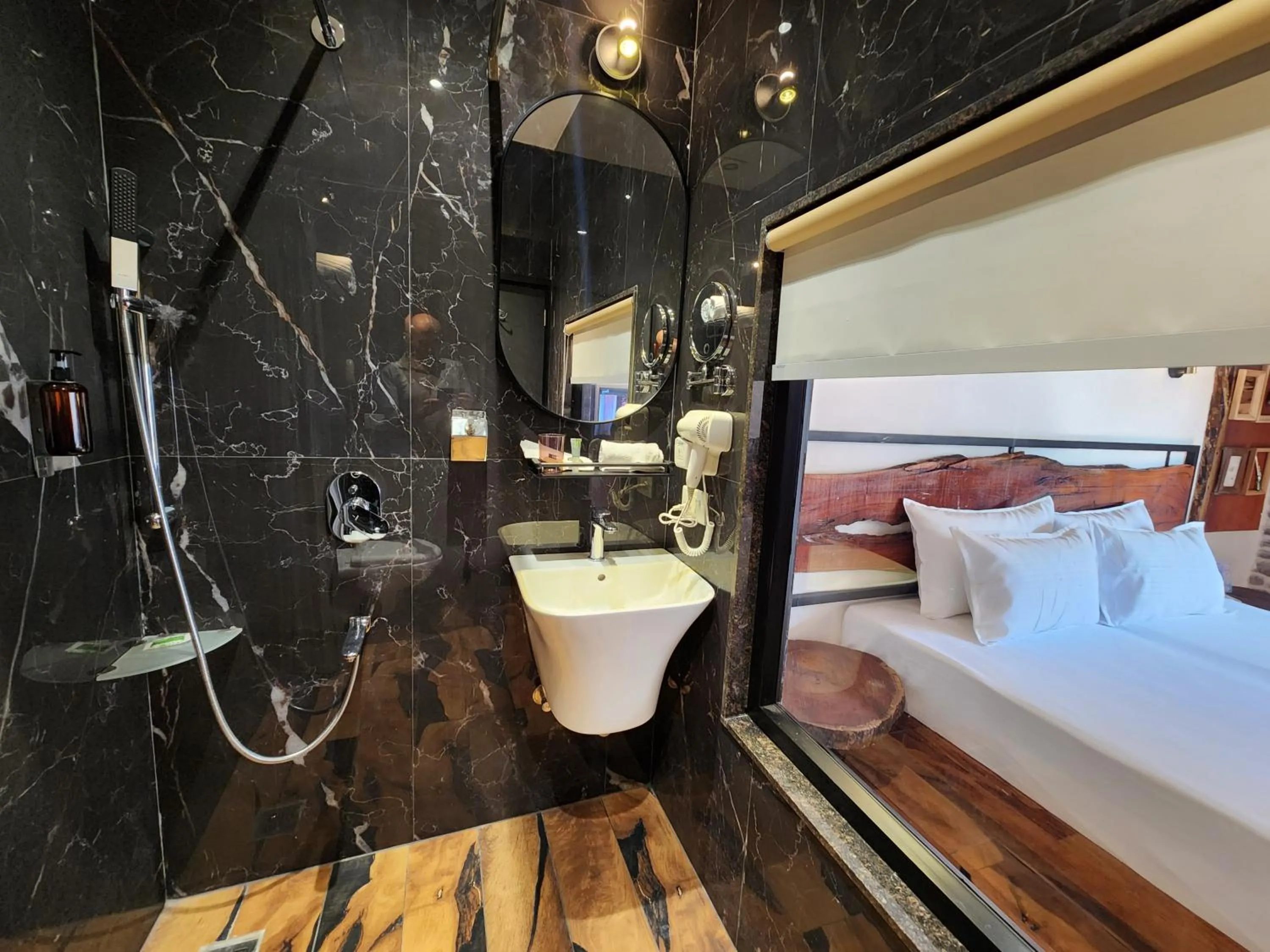 Bathroom, Bed in Stay Shaandaar - a boutique hideaway
