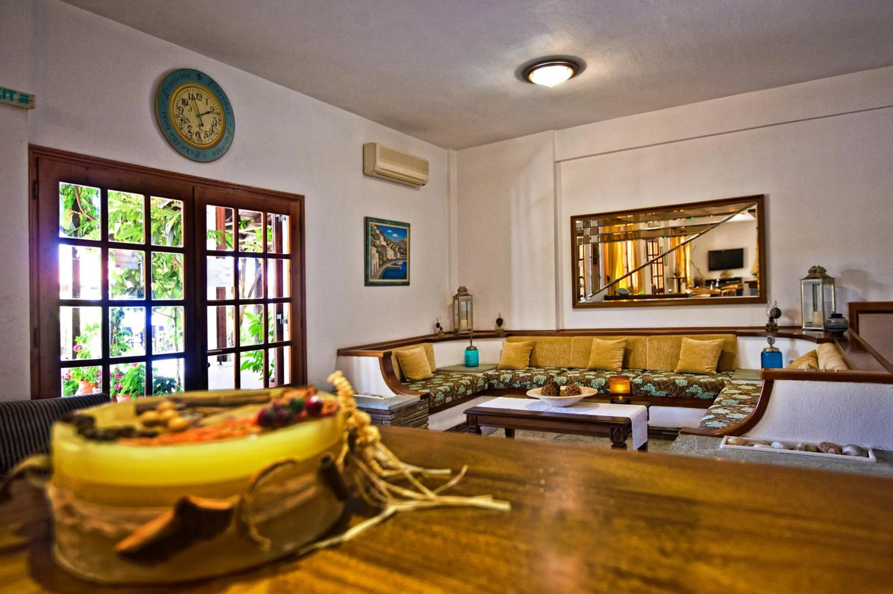 Living room in Sunset Hotel