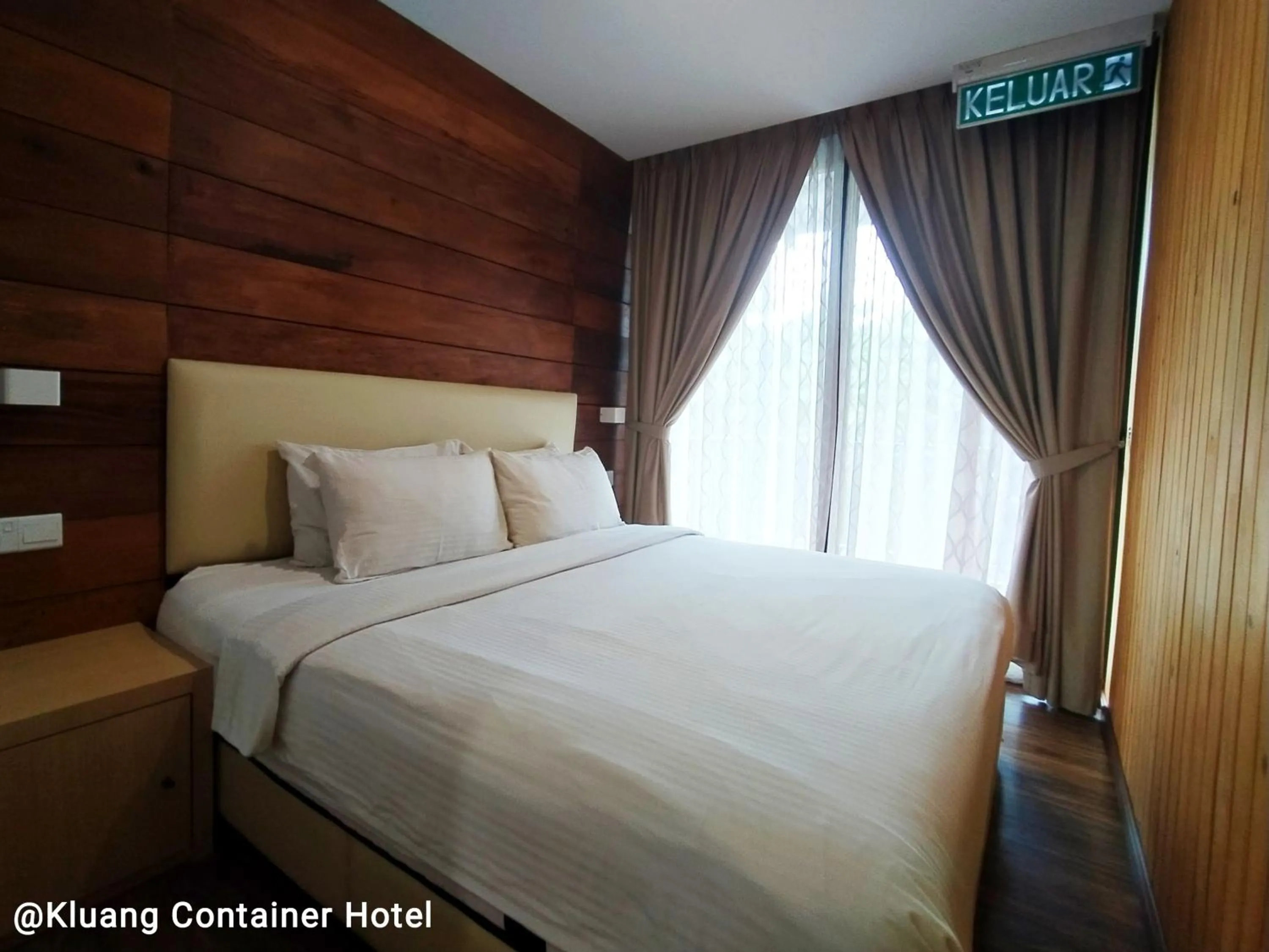 Bed in Kluang Container Swimming Pool Hotel