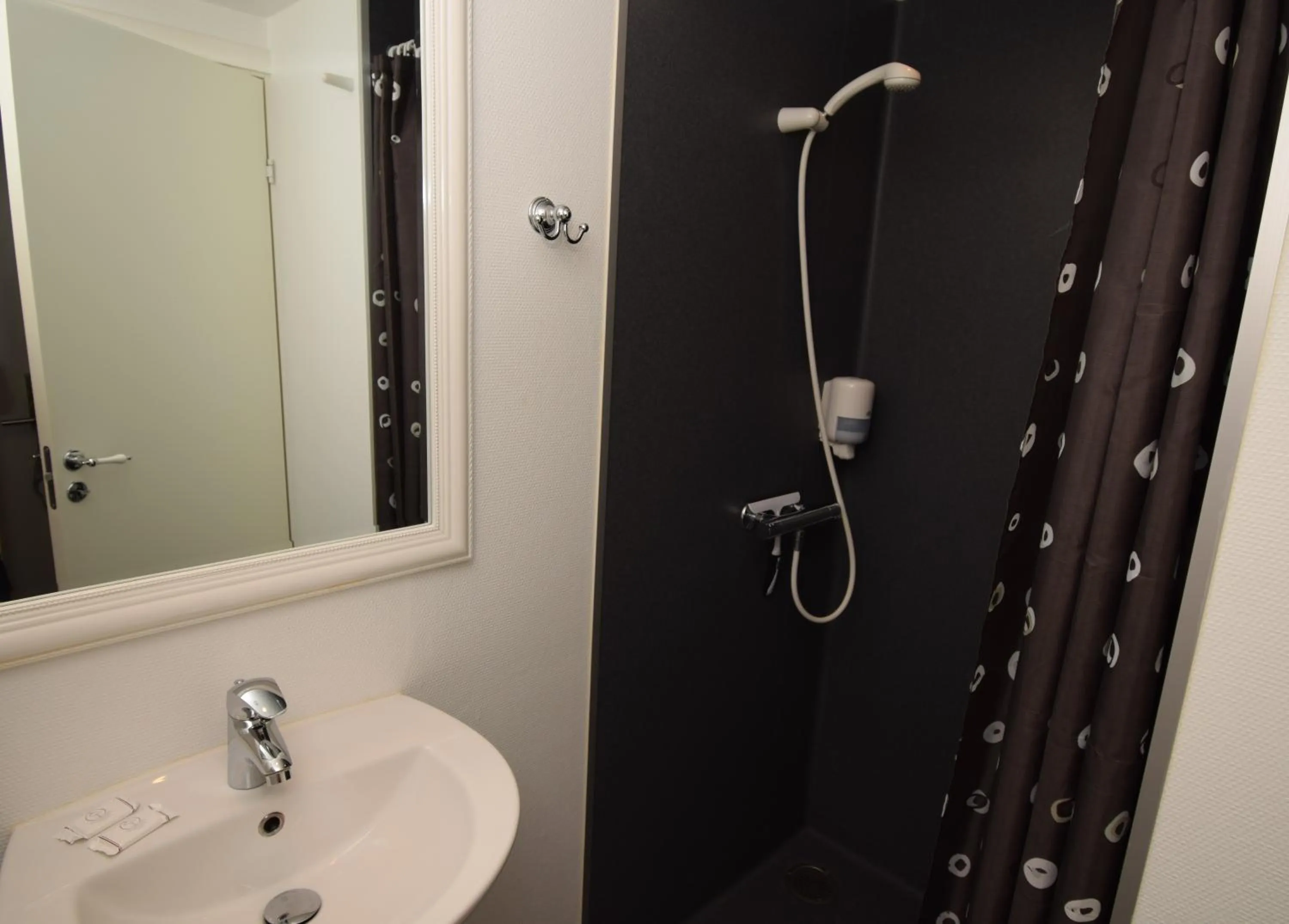 Bathroom in Danhostel Frederikshavn City