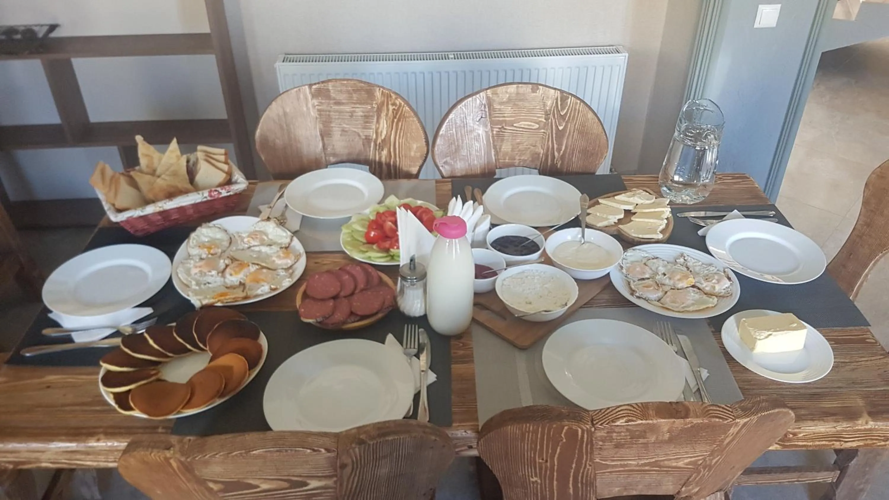 Breakfast in Hotel Elegant