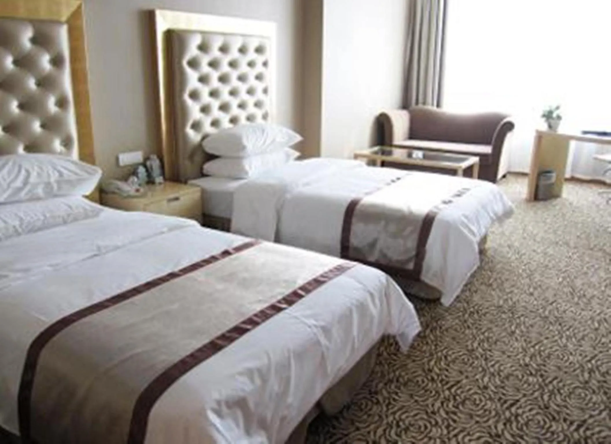 Bedroom, Bed in Glarun Jinling Hotel