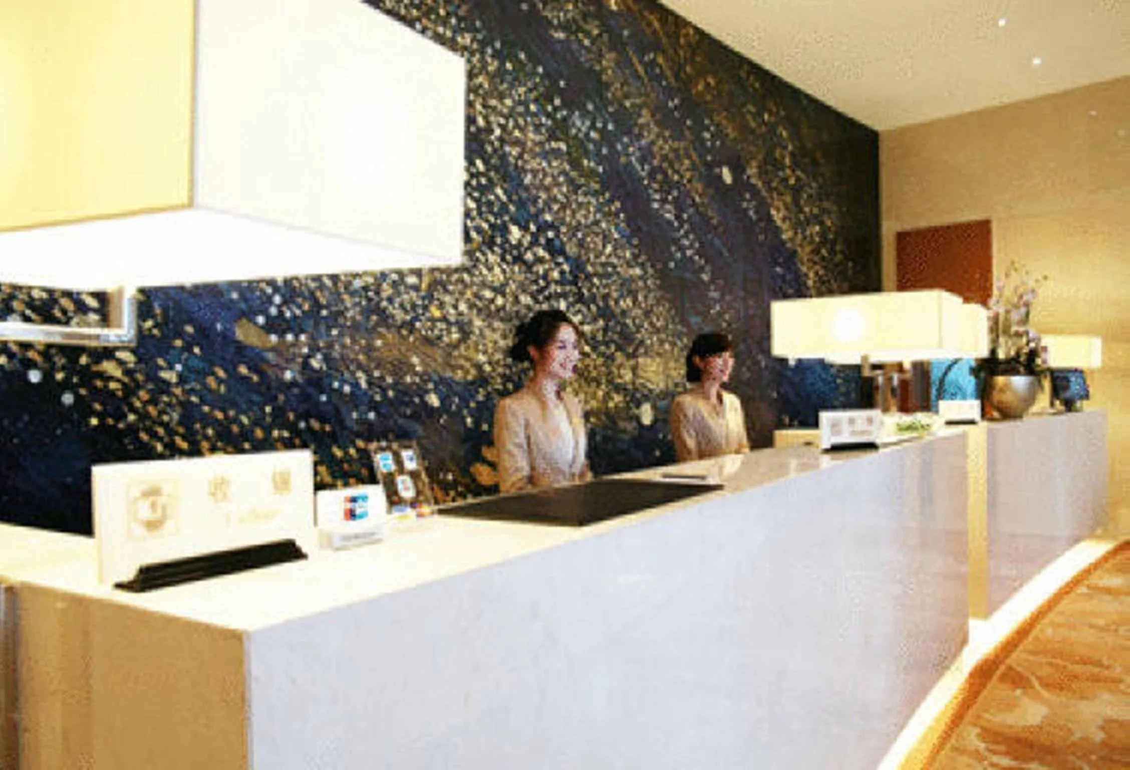 Staff in Glarun Jinling Hotel