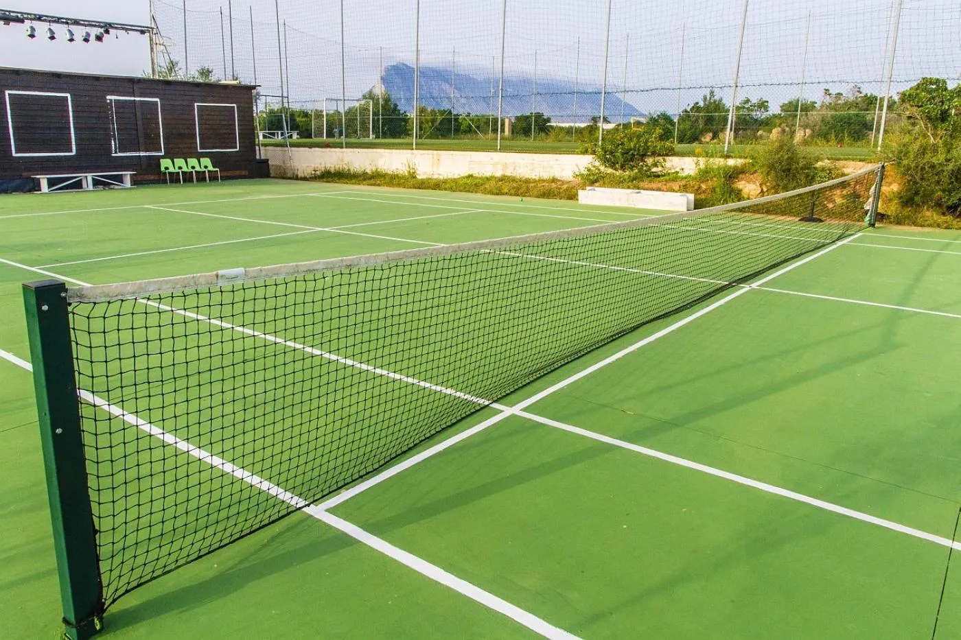 Tennis court in Grande Baia Resort & Spa