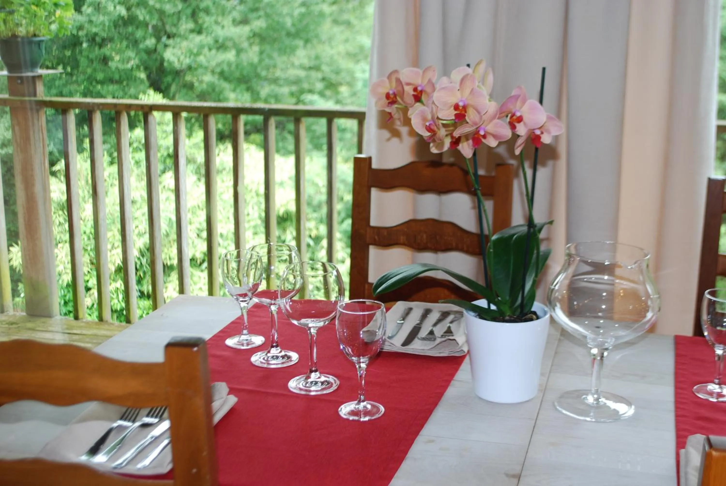 Restaurant/places to eat in Le Ranch des Lacs