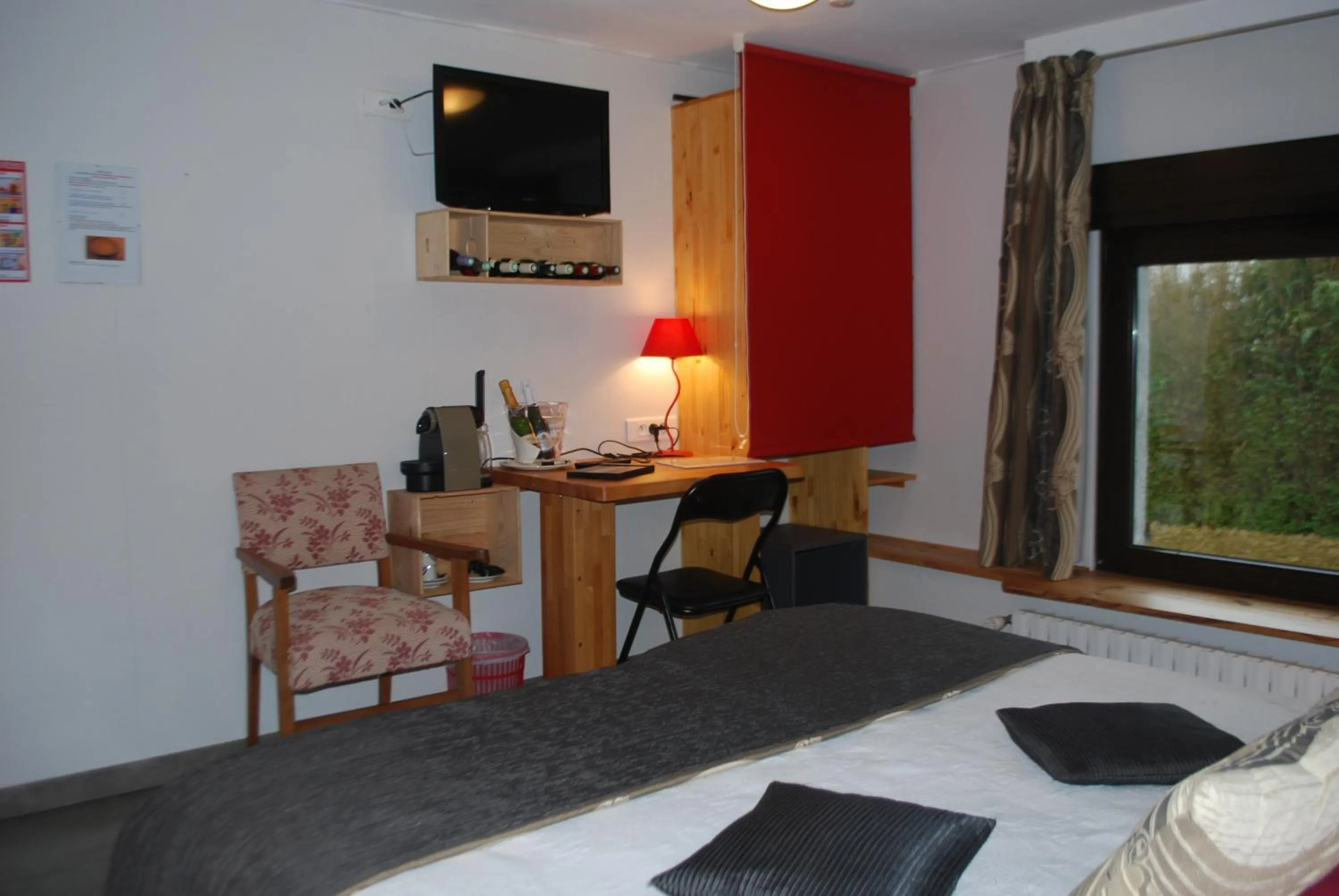 Photo of the whole room in Le Ranch des Lacs