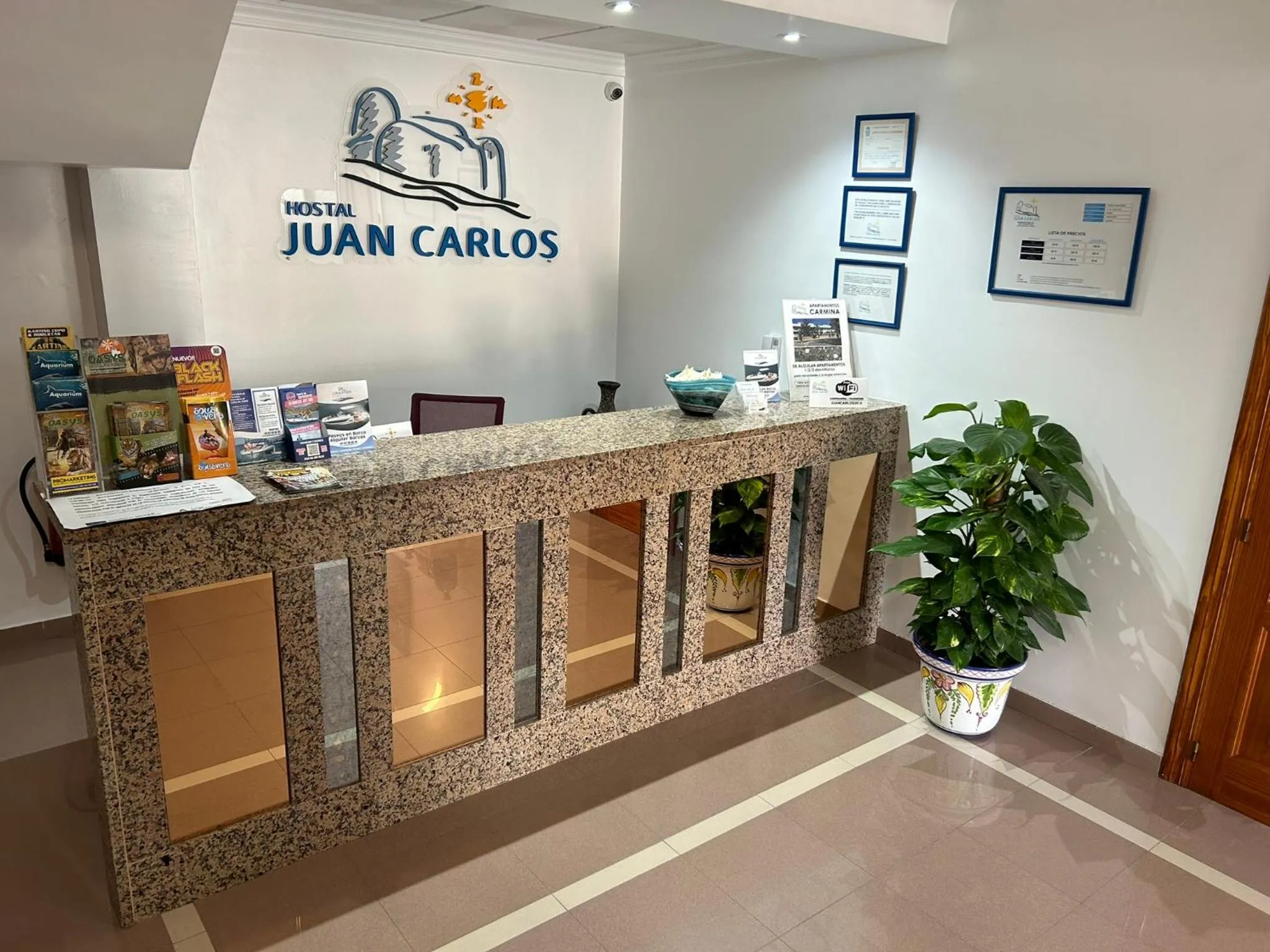 Lobby or reception in Hostal Juan Carlos