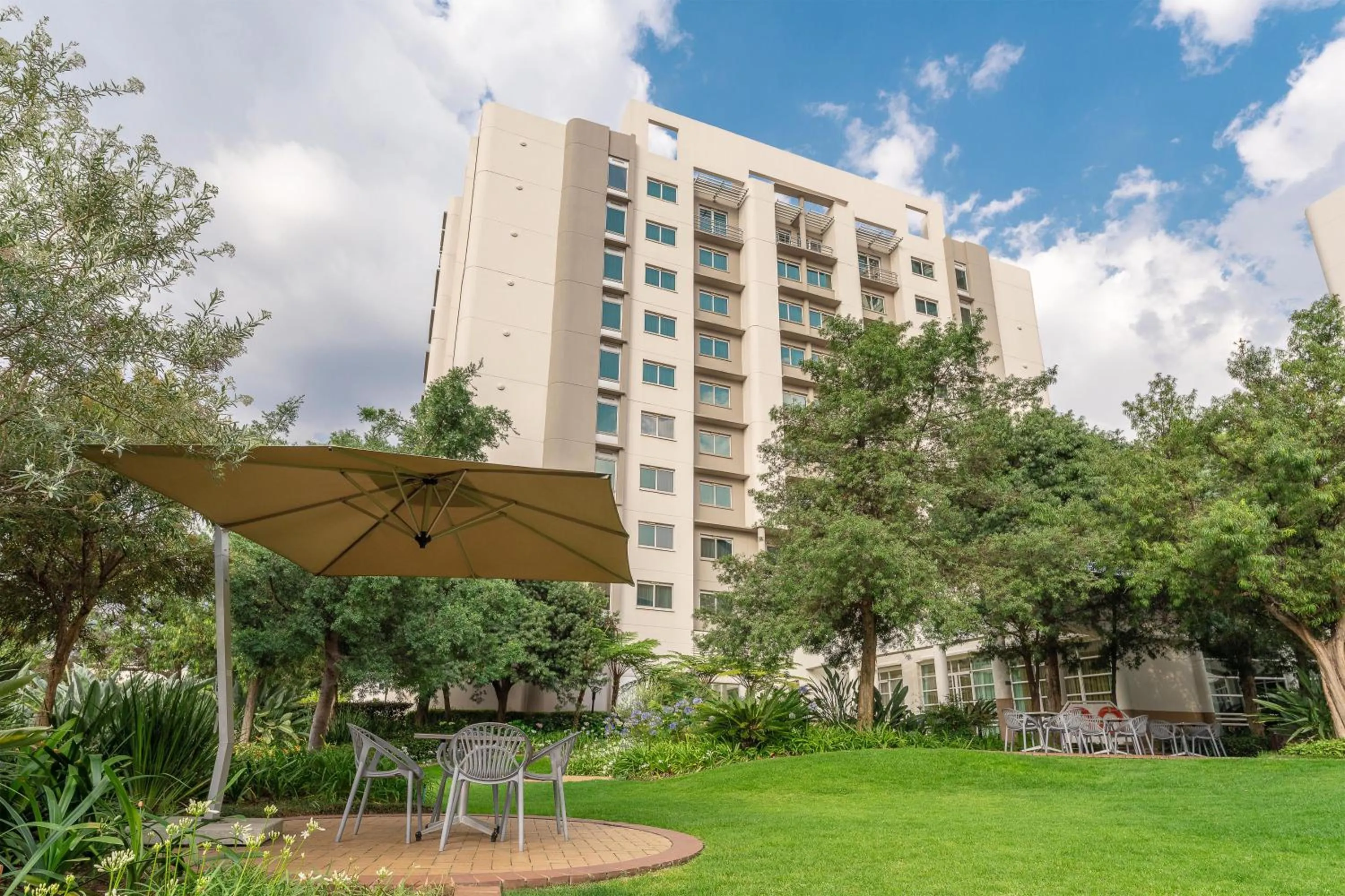 Property building in Garden Court Sandton City