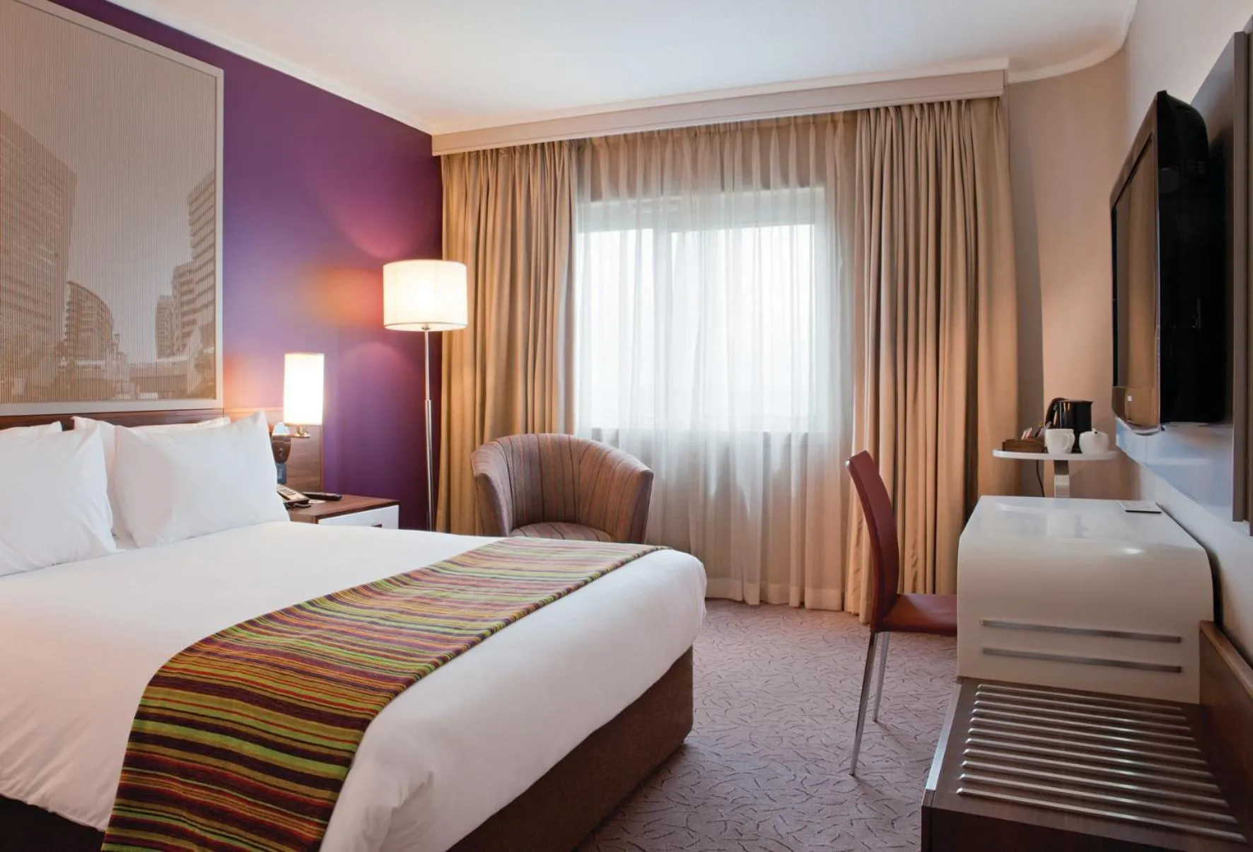 Photo of the whole room, Bed in Garden Court Sandton City