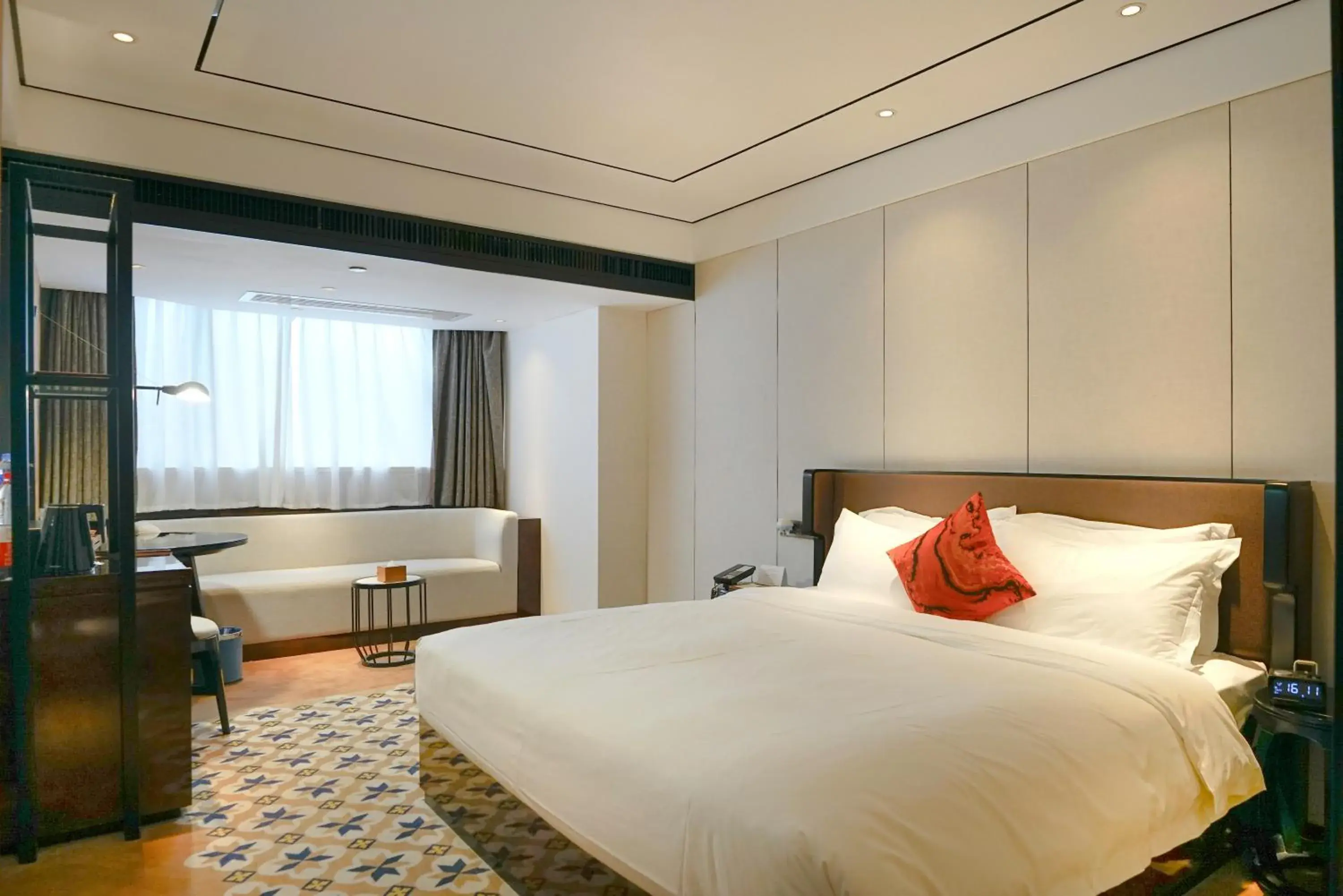 Deluxe Queen Room in Paco Hotel GuangZhou Zoo Metro Branch Free shuttle bus during the Canton Fair Deluxe Queen Room in Paco Hotel GuangZhou Zoo Metro Branch Free shuttle bus during the Canton Fair