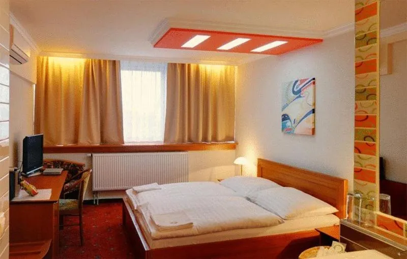 Photo of the whole room, Bed in Hotel Druzba