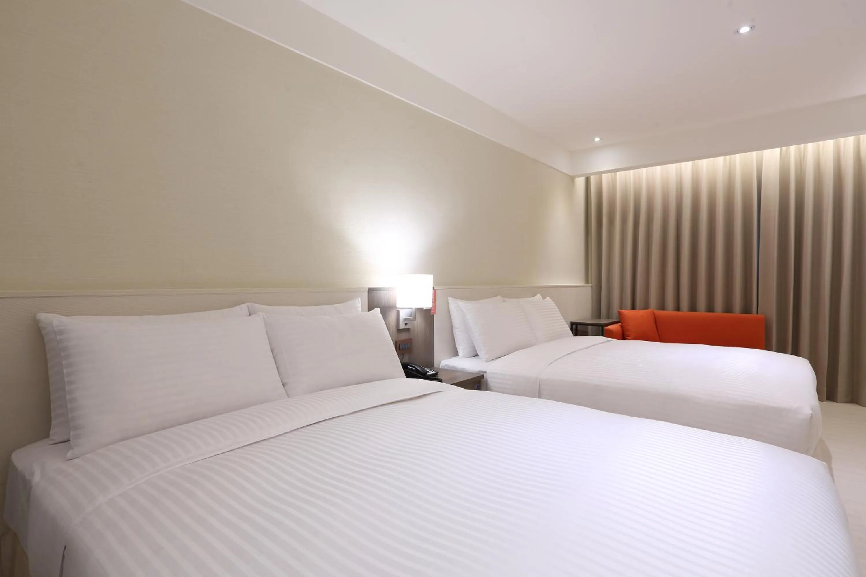 Bed in Full Kind Hotel