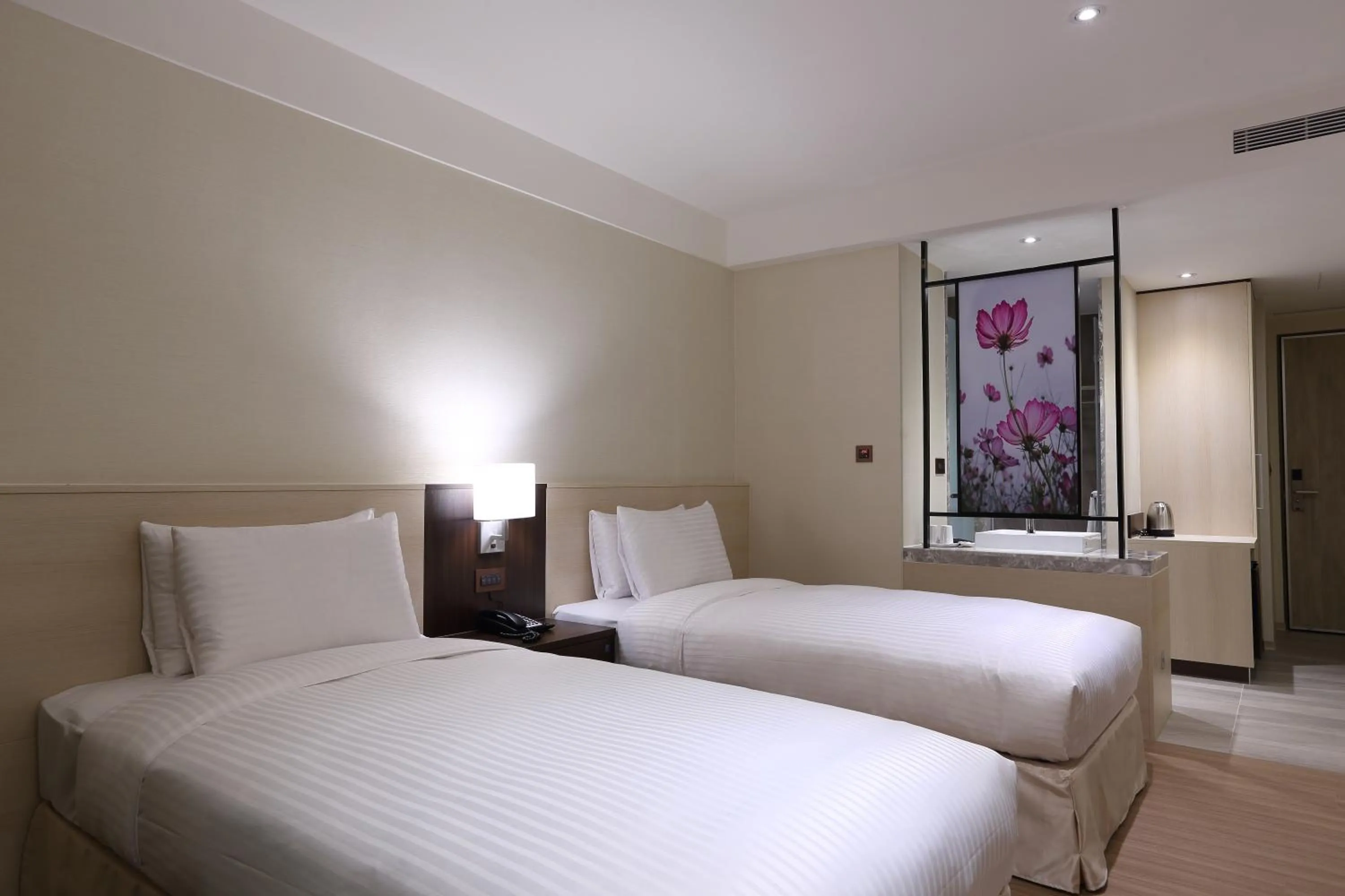 Bed in Full Kind Hotel