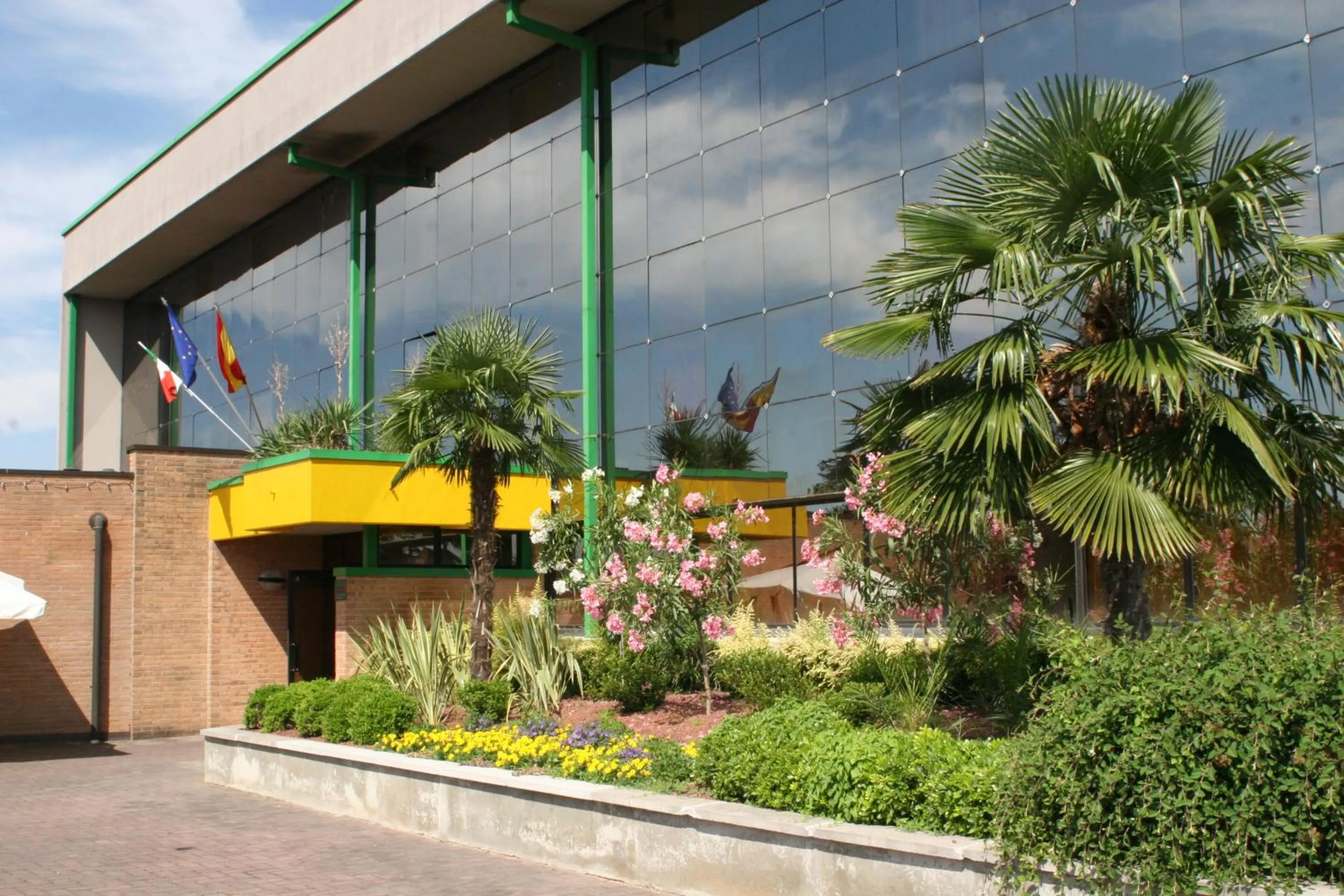 Facade/entrance in Orzihotel