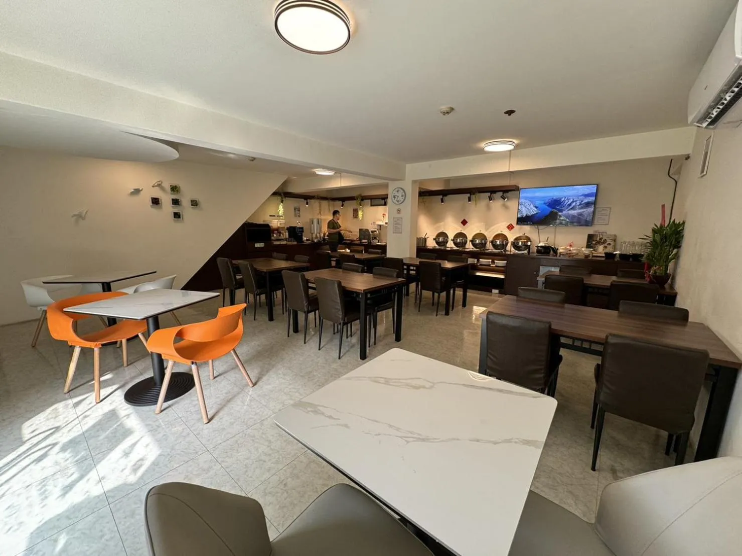 Restaurant/places to eat in I Live Motel