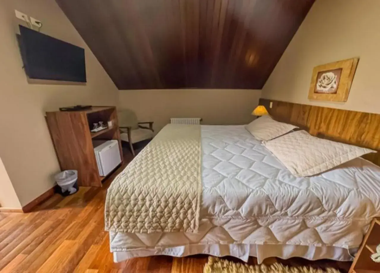 Master Suite with Hot Tub in Pousada Victoria Villa By Nacional Inn - A 800 metros da Vila Capivari Master Suite with Hot Tub in Pousada Victoria Villa By Nacional Inn - A 800 metros da Vila Capivari