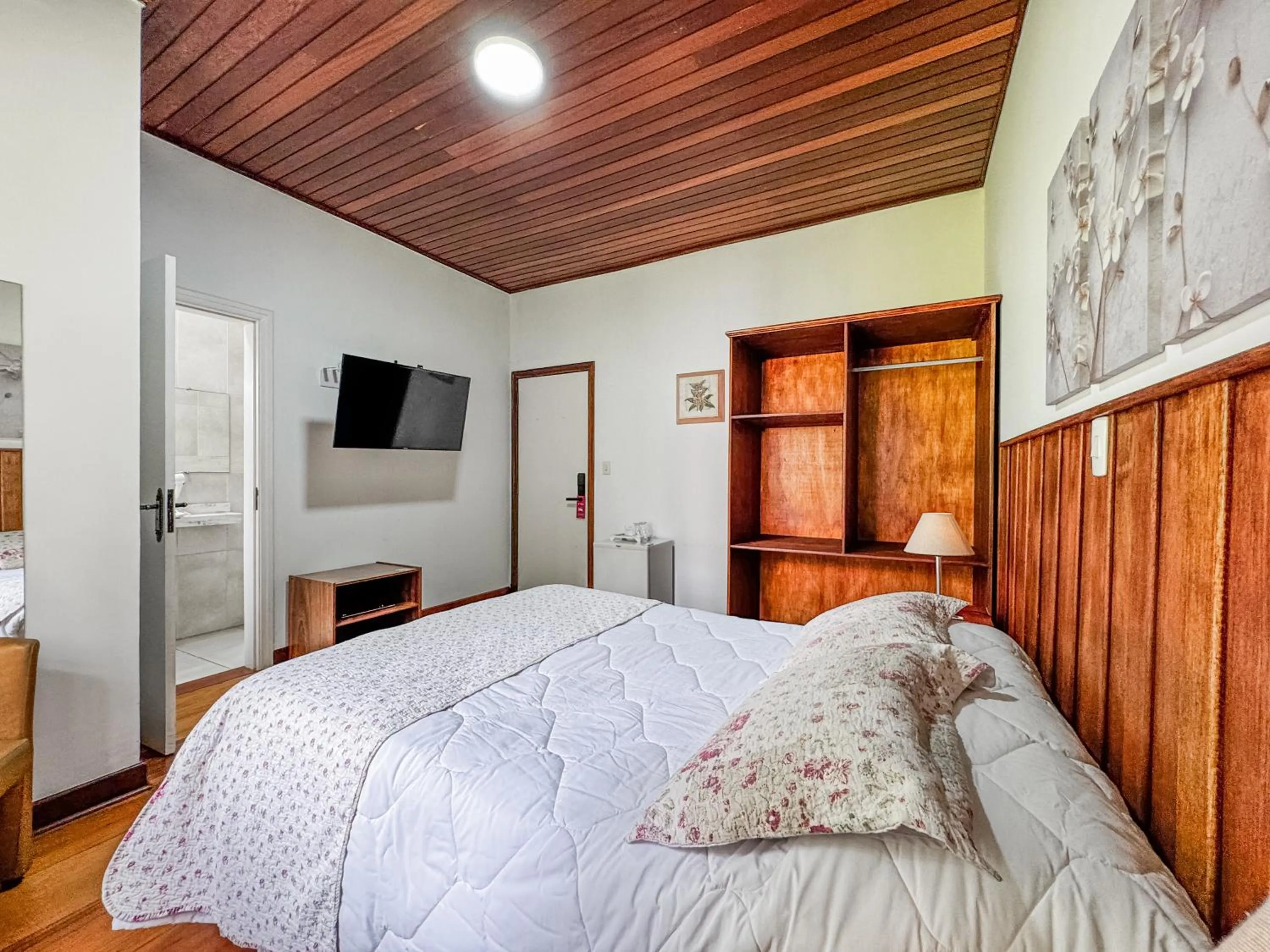 Bedroom, Bed in Pousada Victoria Villa By Nacional Inn - A 800 metros da Vila Capivari