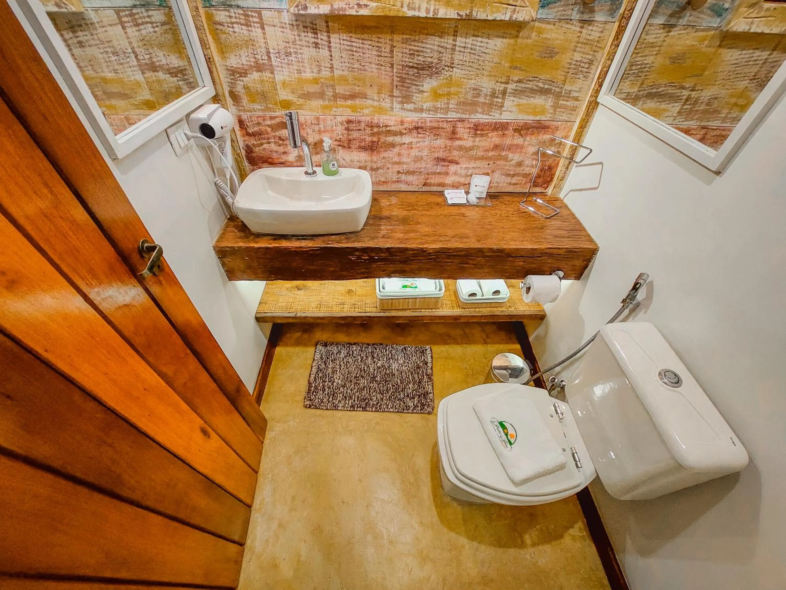 Bathroom in Pousada Victoria Villa By Nacional Inn - A 800 metros da Vila Capivari