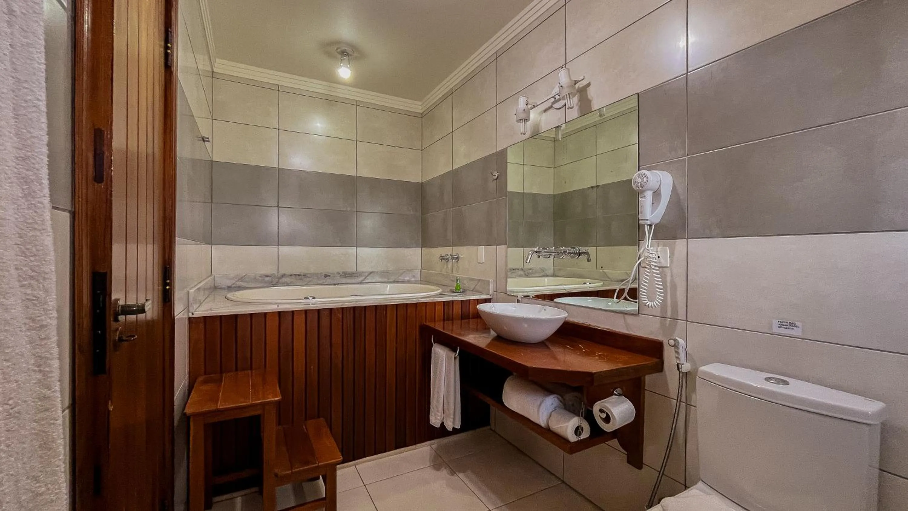 Bathroom in Pousada Victoria Villa By Nacional Inn - A 800 metros da Vila Capivari