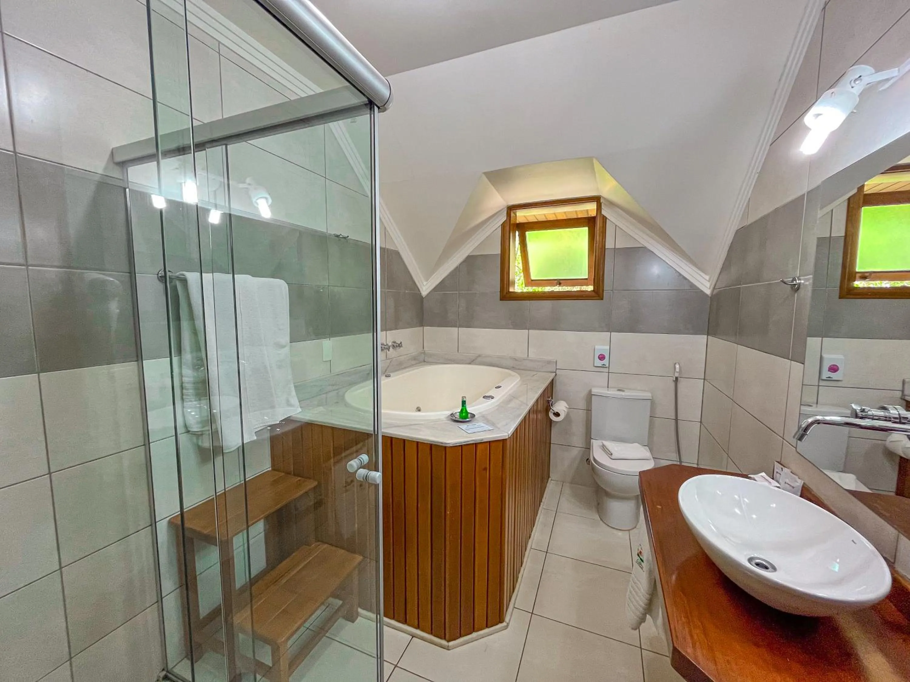 Bath in Pousada Victoria Villa By Nacional Inn - A 800 metros da Vila Capivari