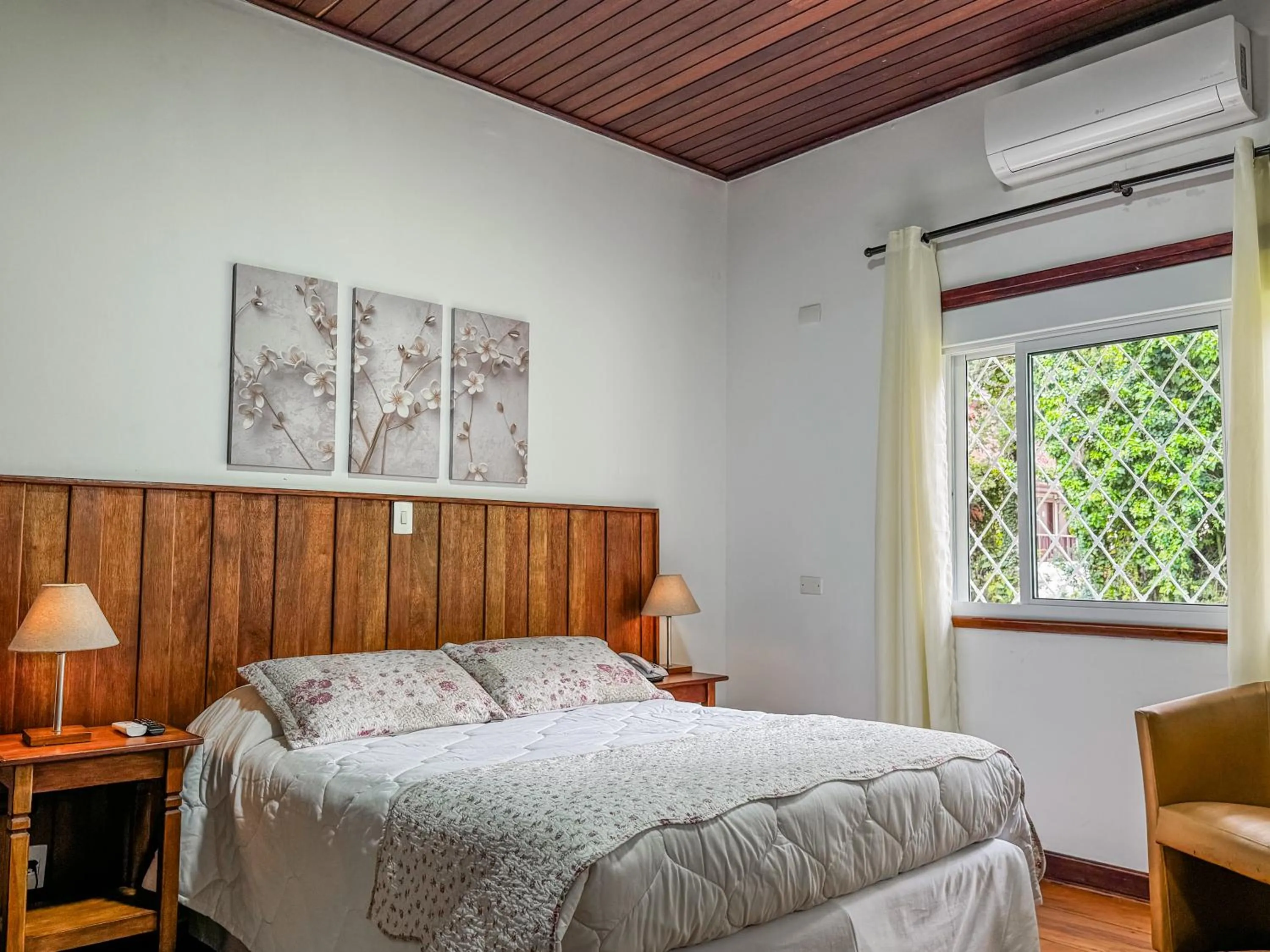 Bedroom, Bed in Pousada Victoria Villa By Nacional Inn - A 800 metros da Vila Capivari