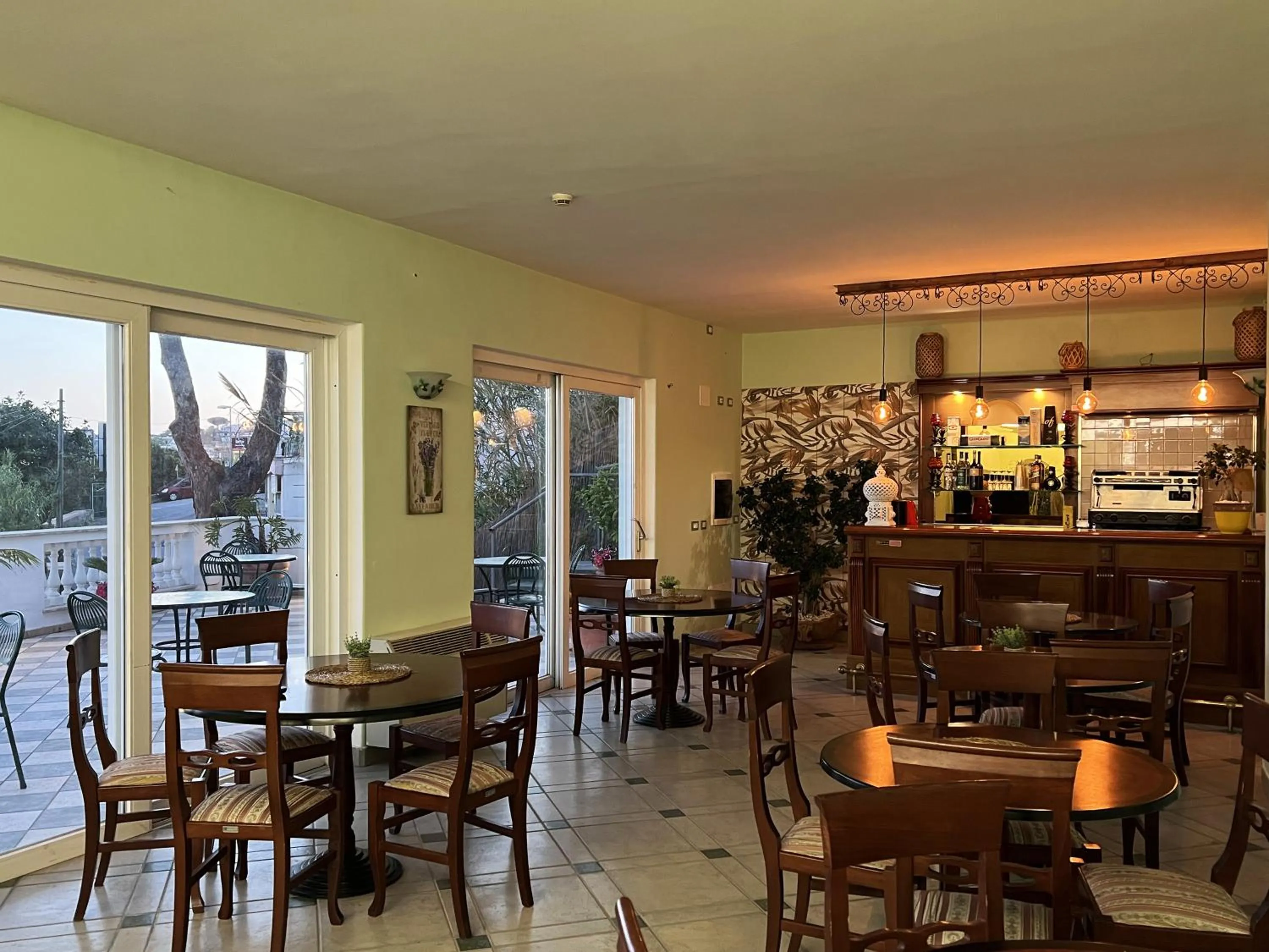 Lounge or bar in Hotel La Ginestra