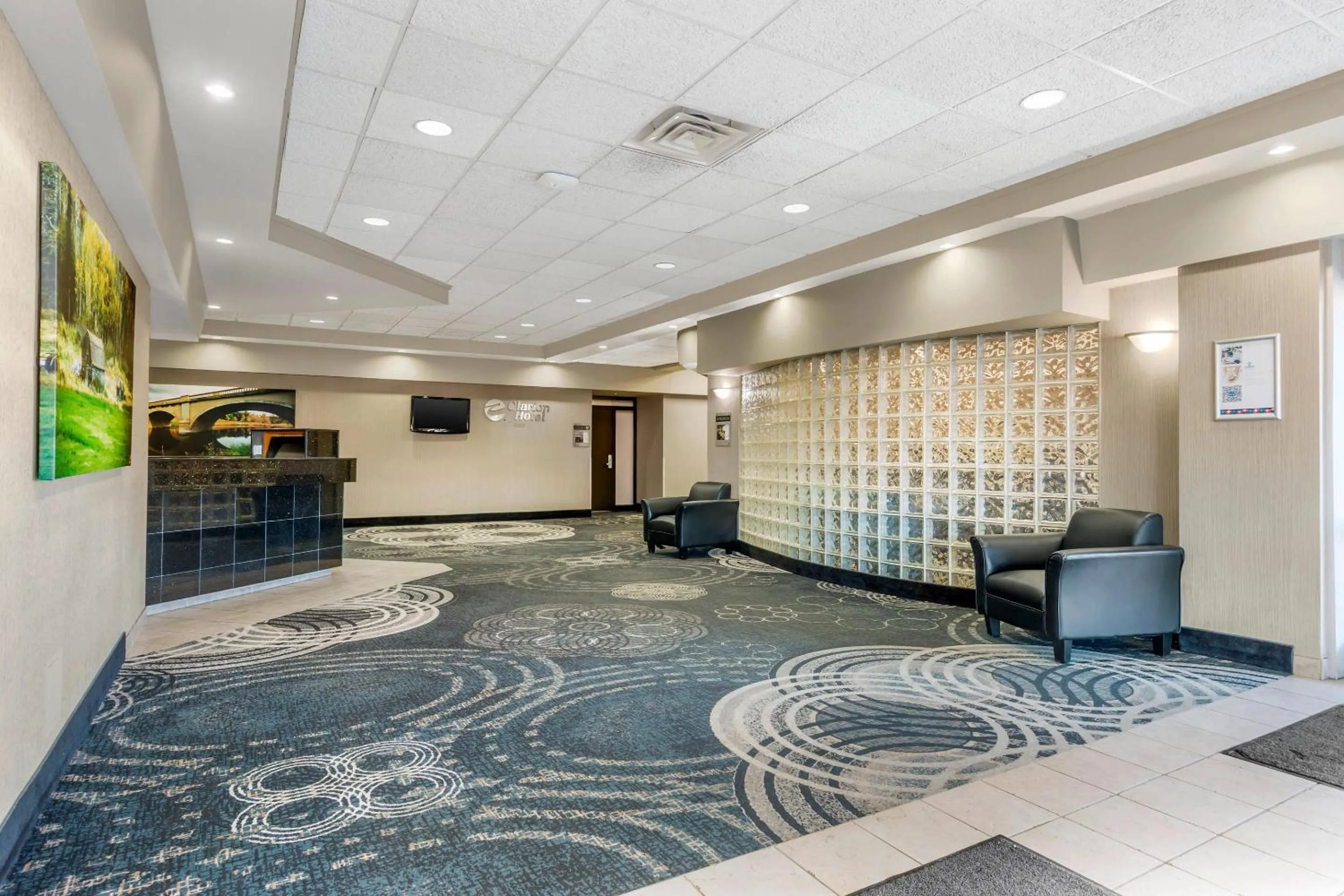 Lobby or reception in Clarion Hotel & Suites