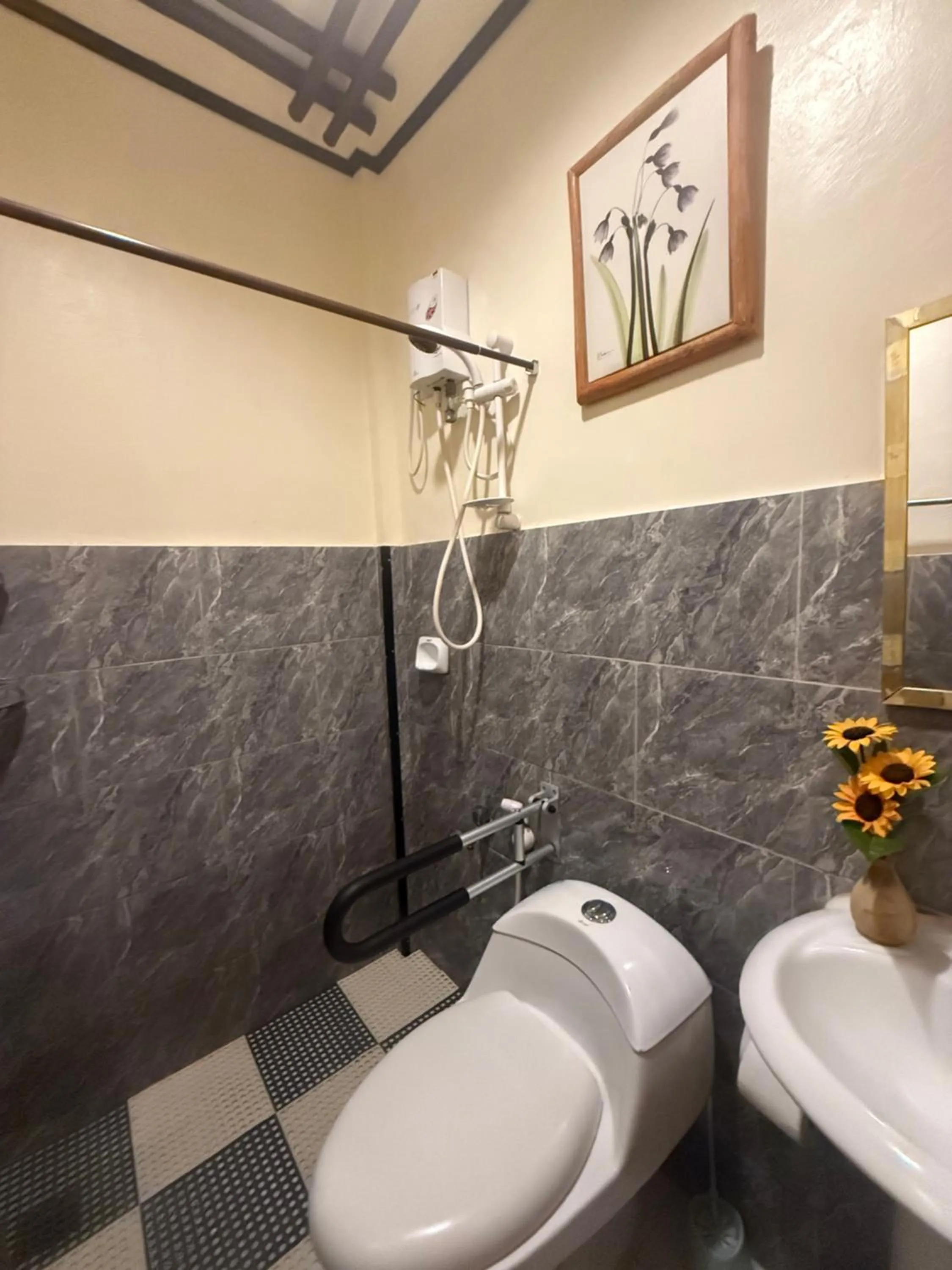 Lolo Bob's Bed And Breakfast