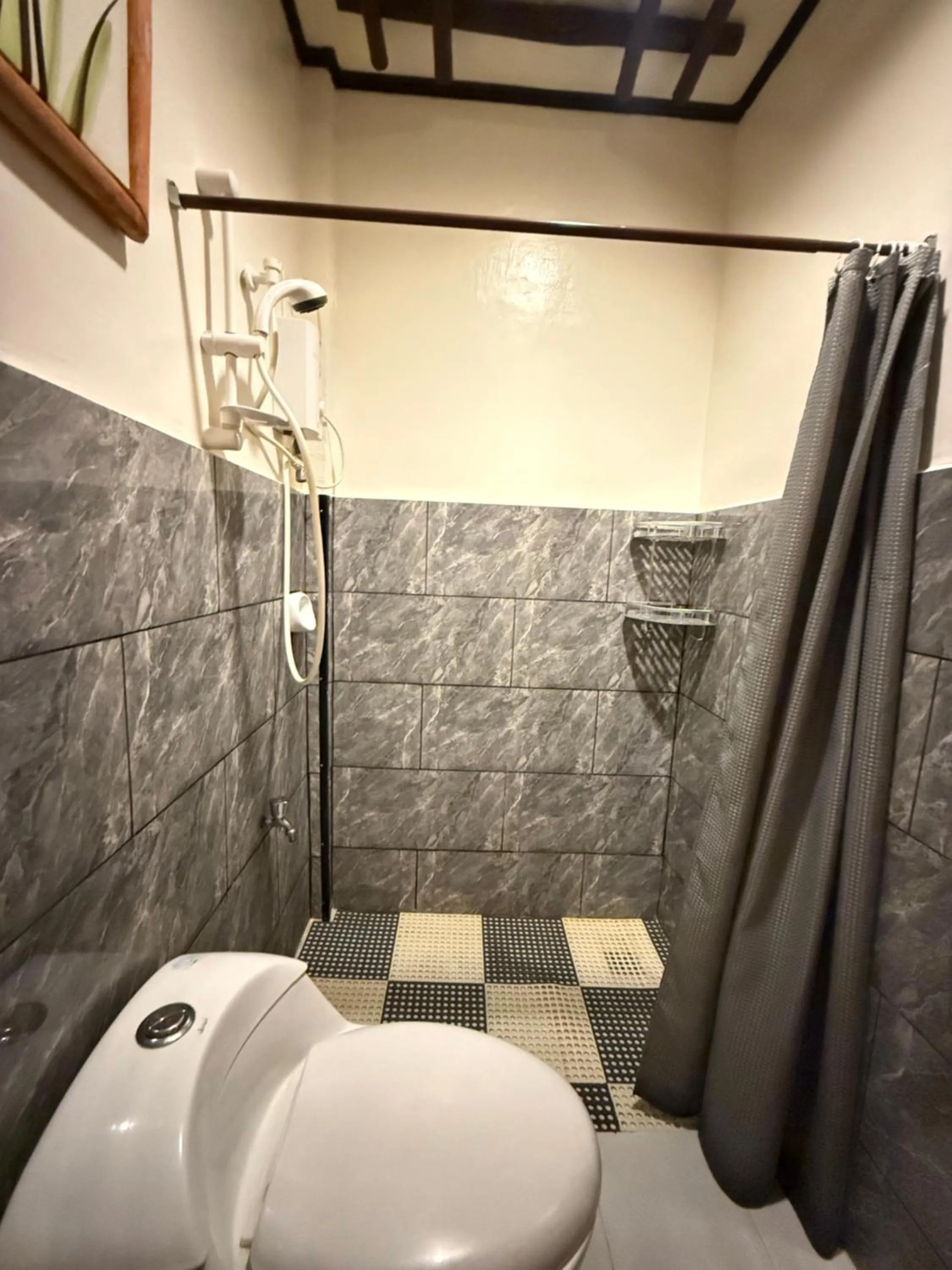 Lolo Bob's Bed And Breakfast