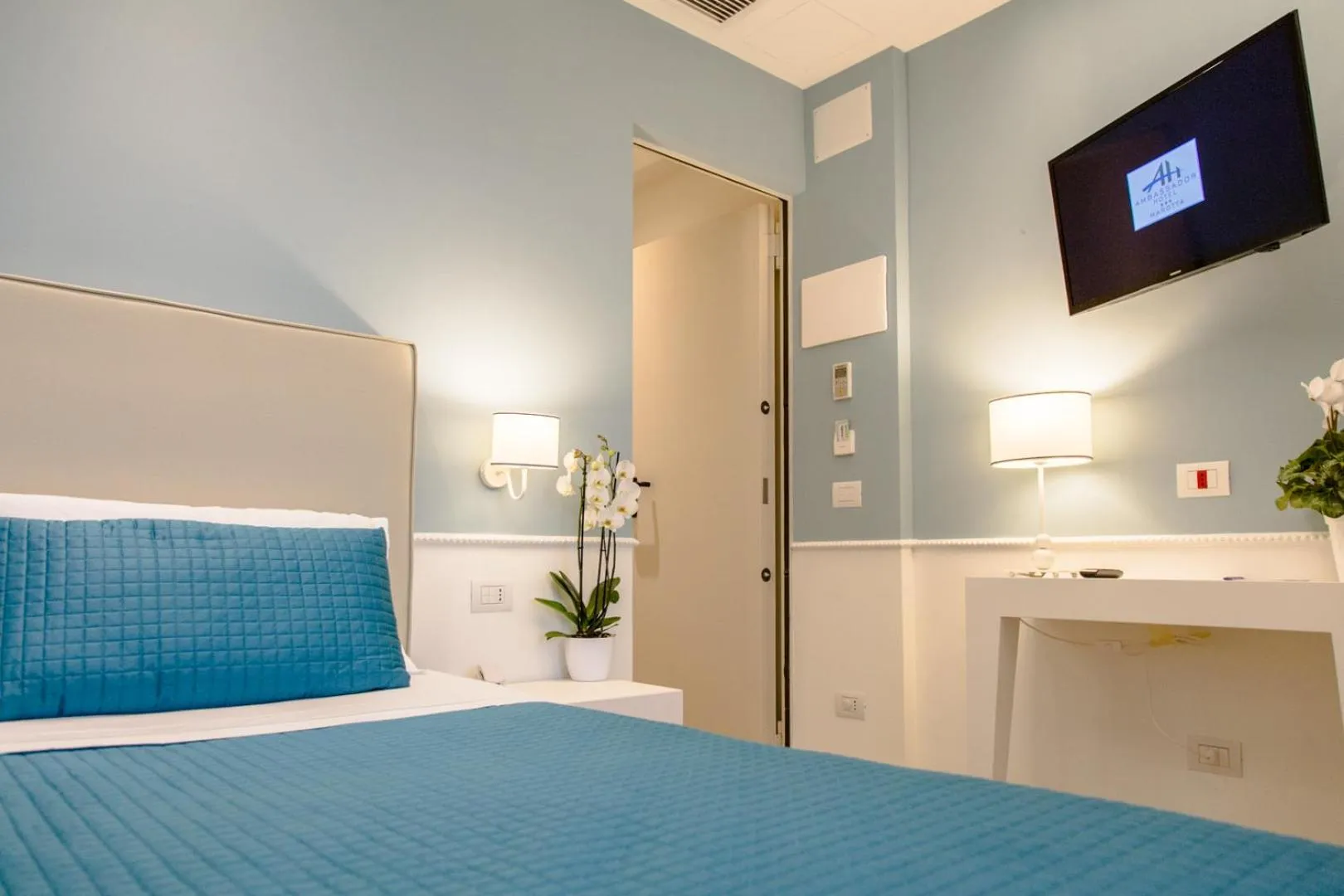 Bed in Hotel Ambassador