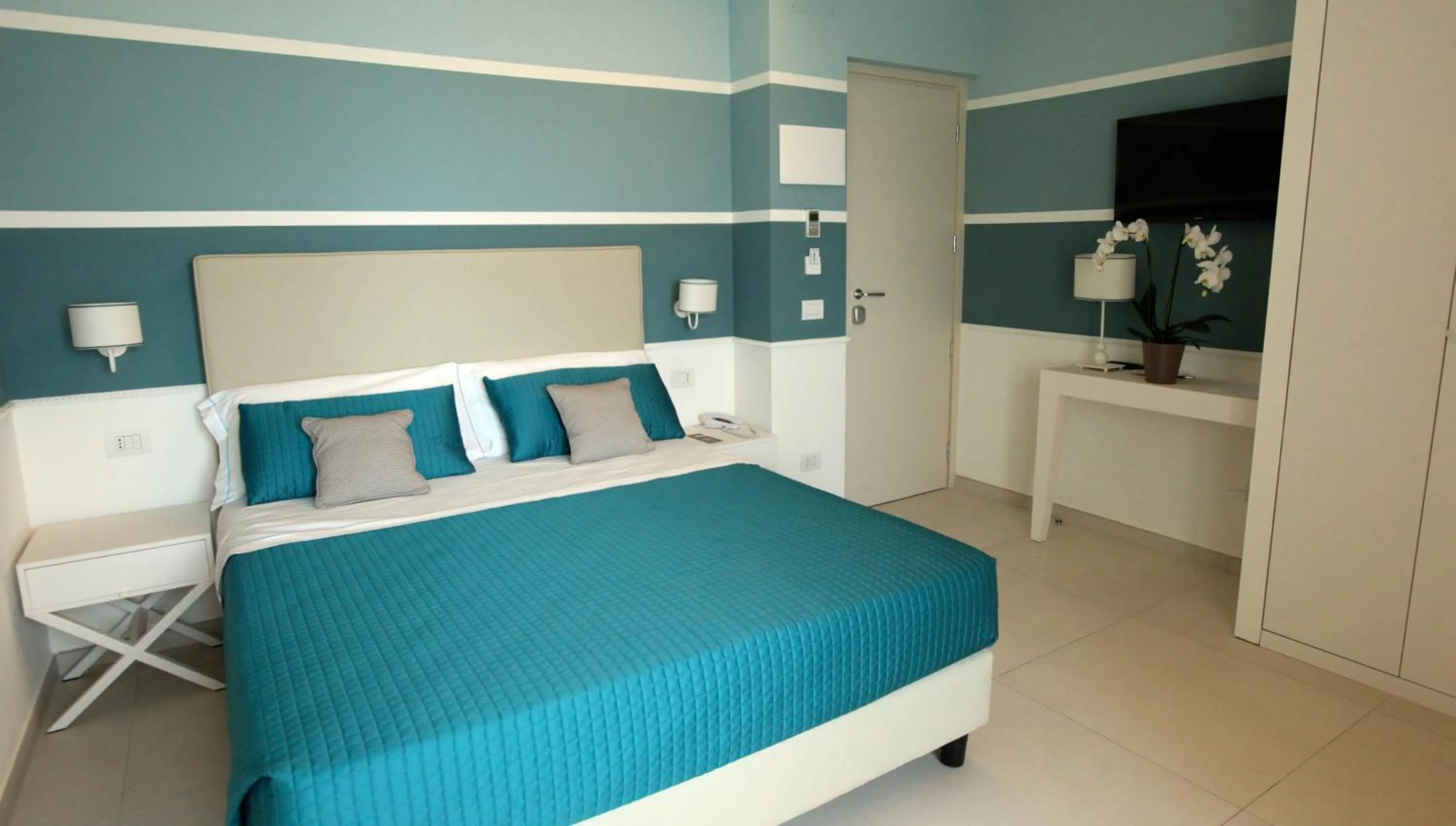 Bed in Hotel Ambassador