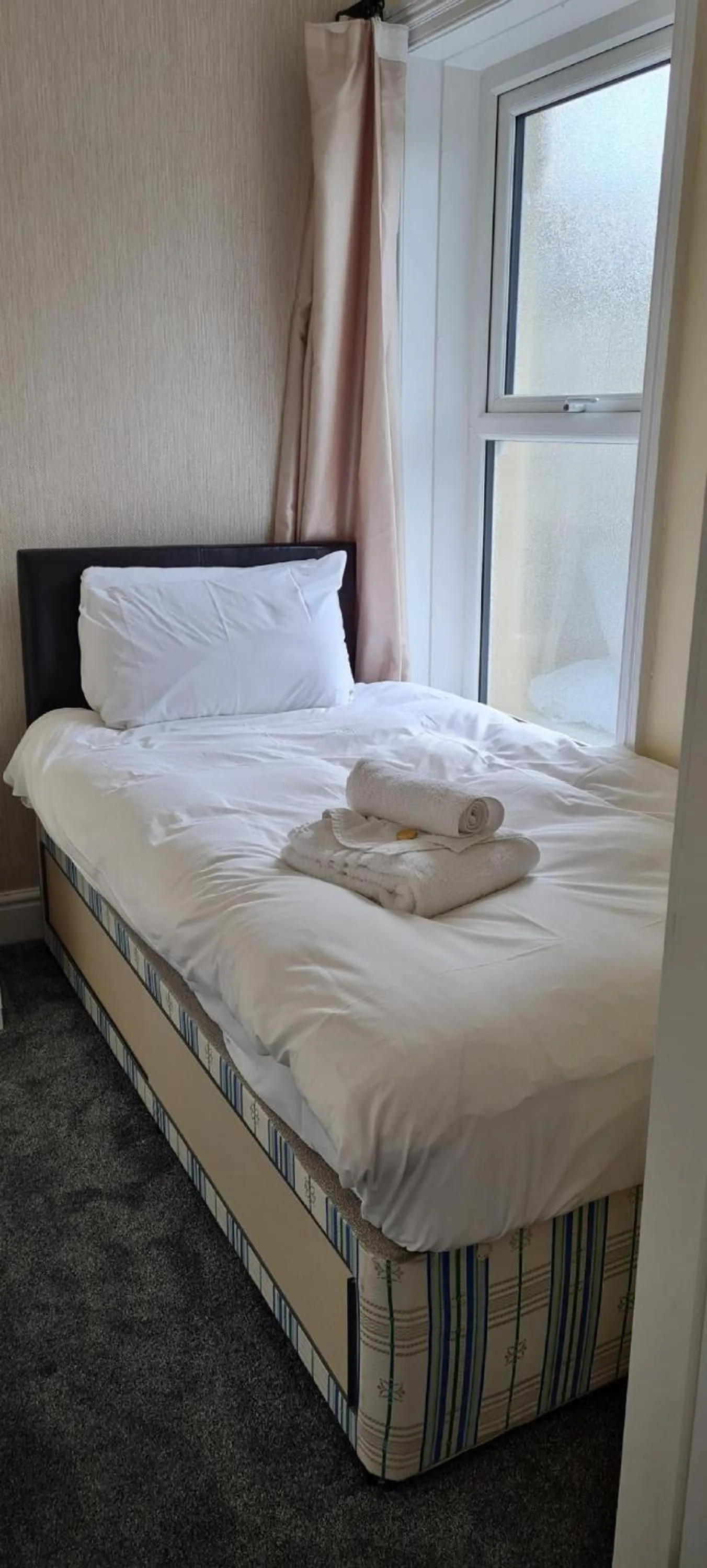 Bed in The Sanderling