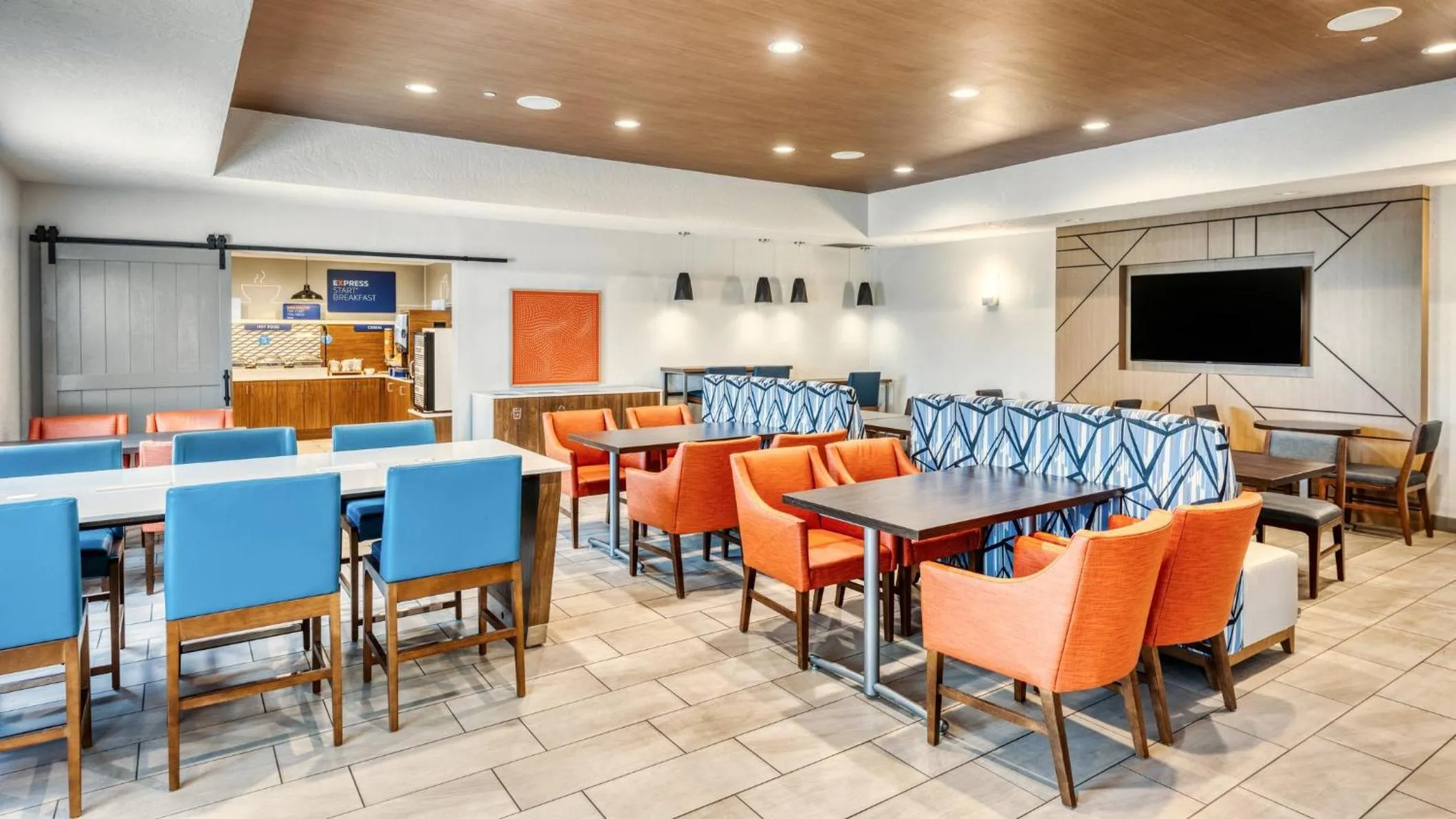 Breakfast in Holiday Inn Express & Suites - Green Bay East by IHG