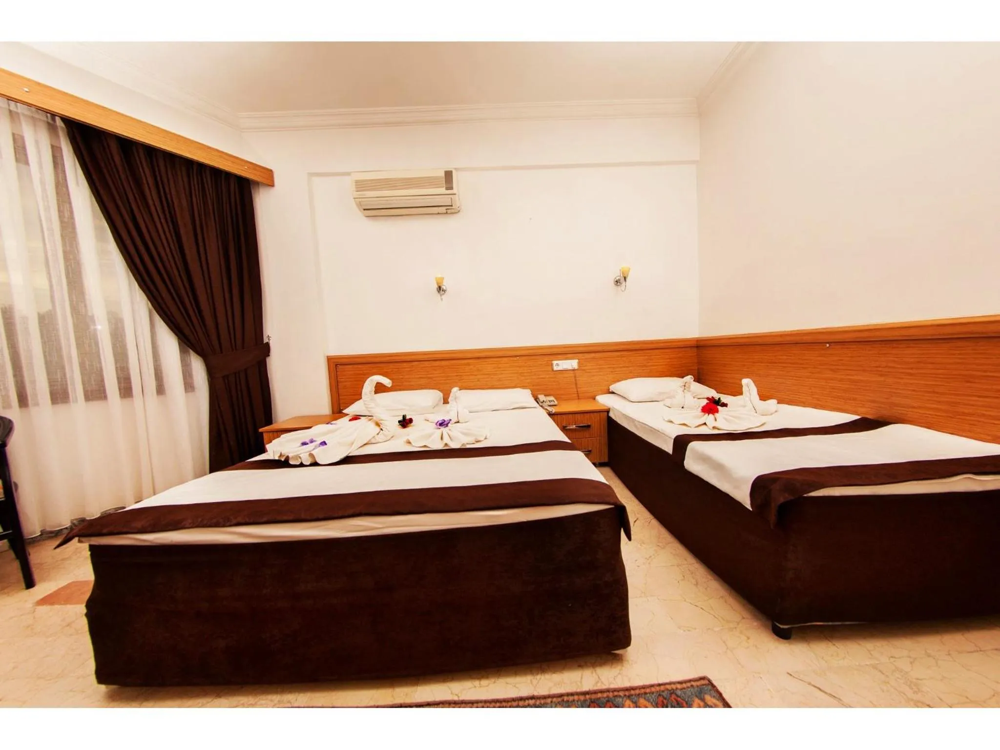 Decorative detail, Bed in Panorama Plaza