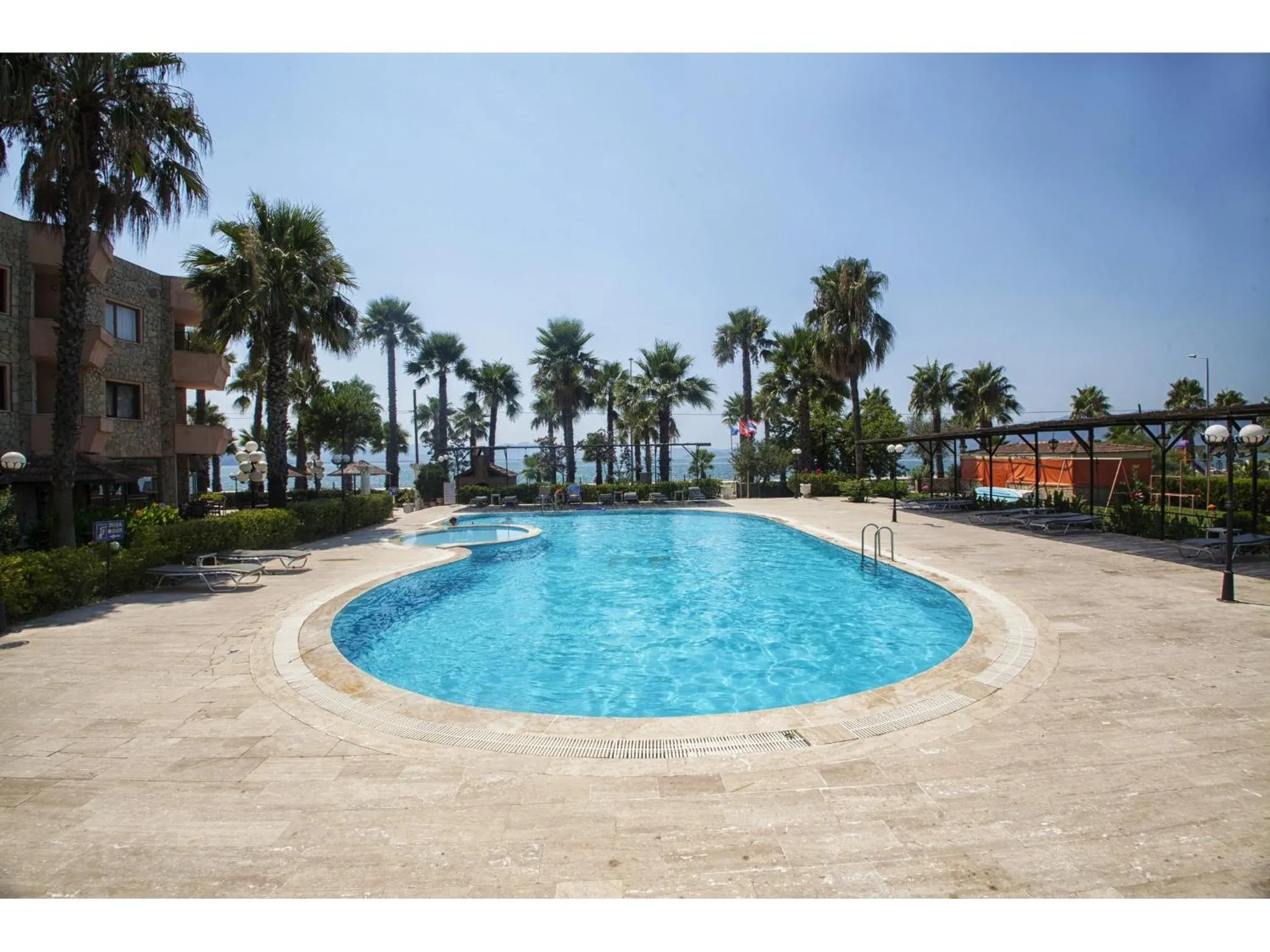 Pool view in Panorama Plaza