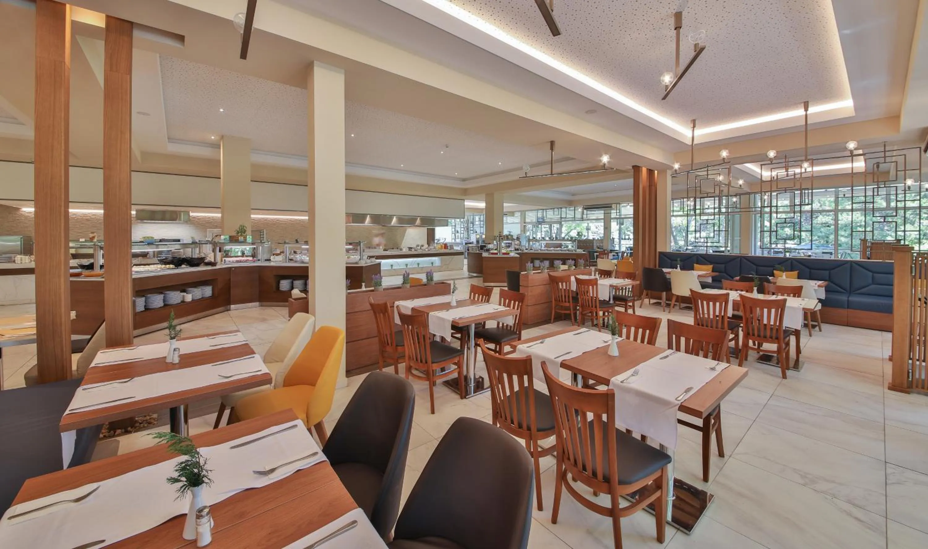 Restaurant/places to eat in Vita Park Hotel & Aqua Park