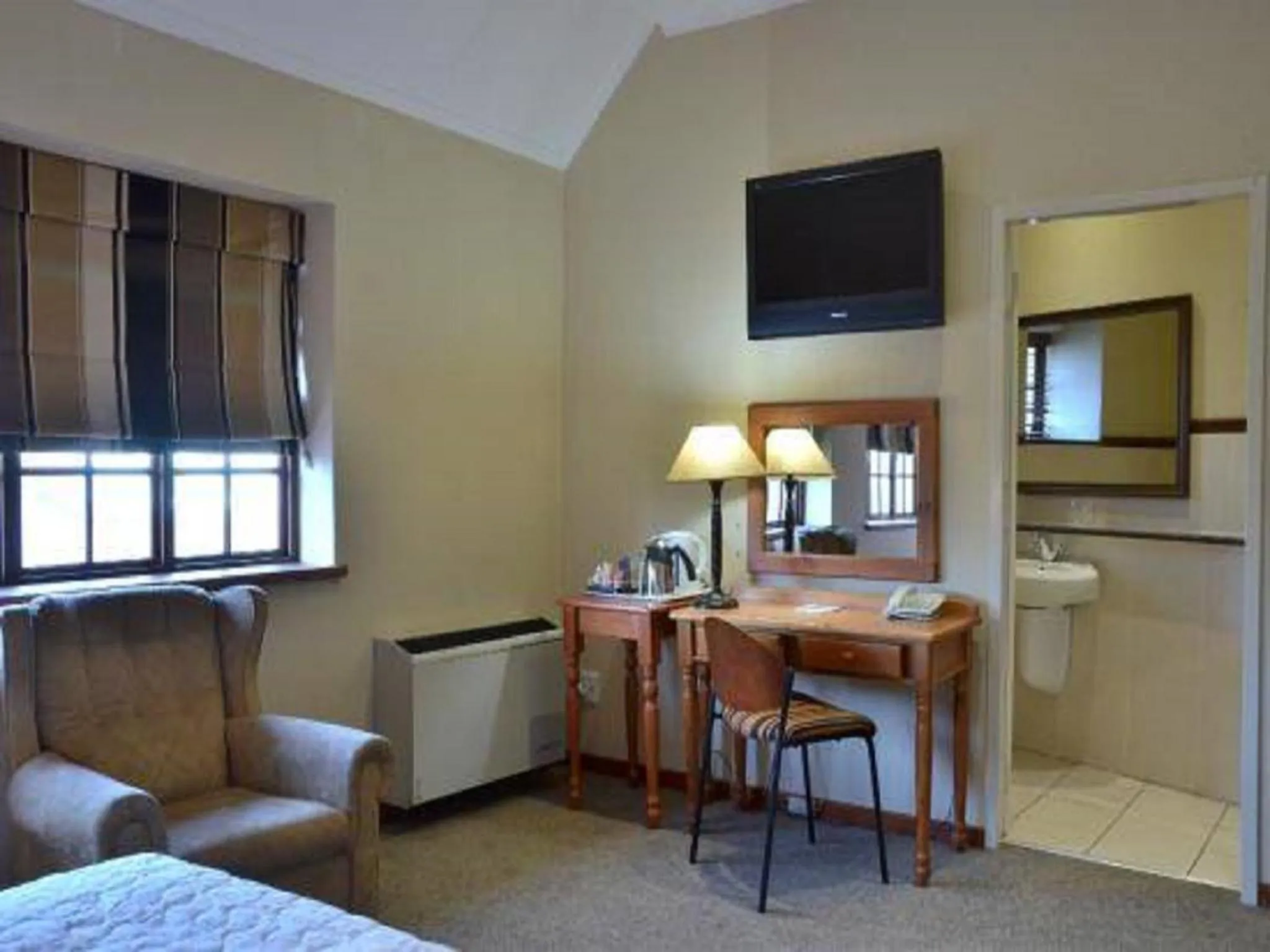 Bedroom, Bed in Constantia Hotel and Conference Centre