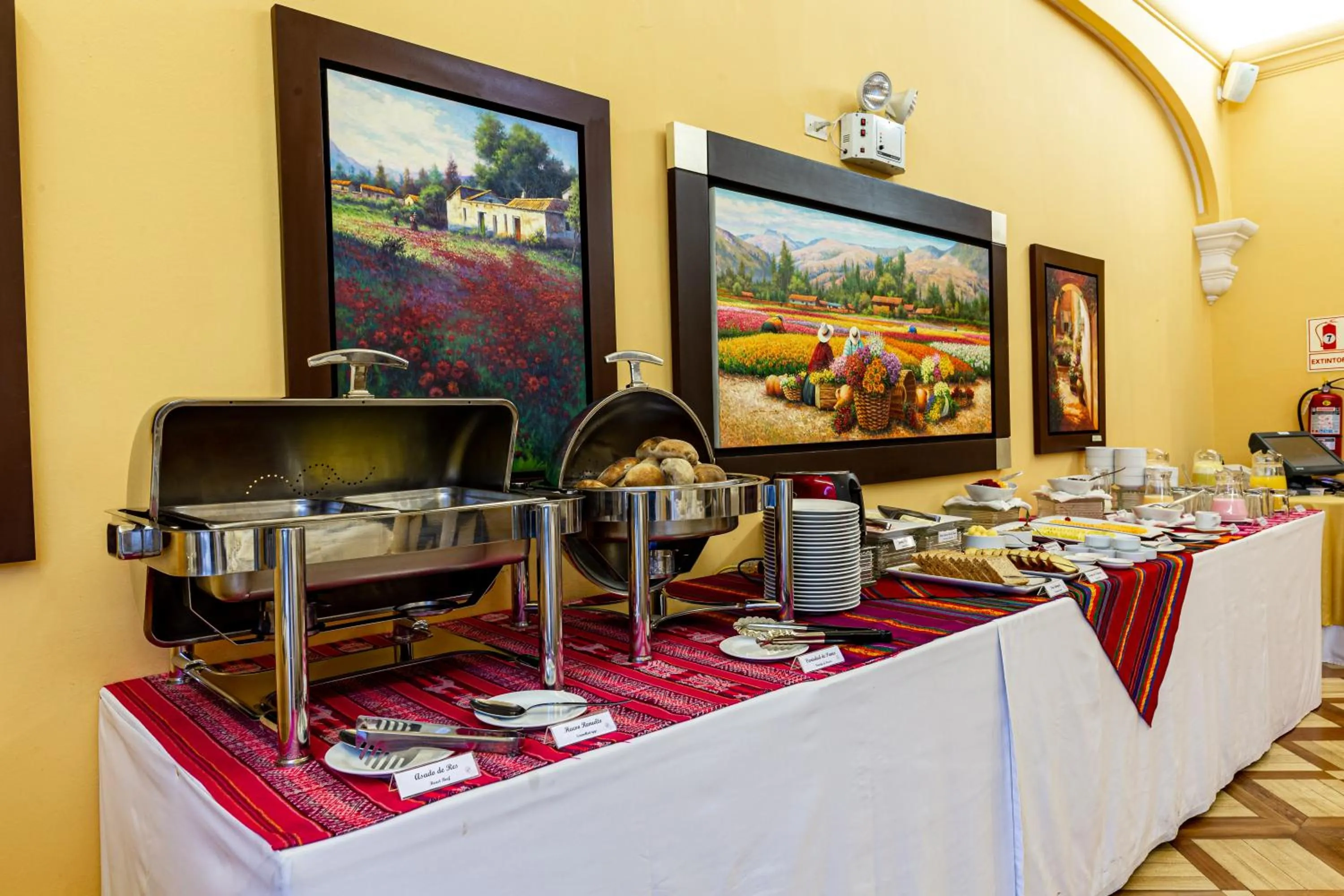 Restaurant/places to eat in LP Los Portales Hotel Tarma