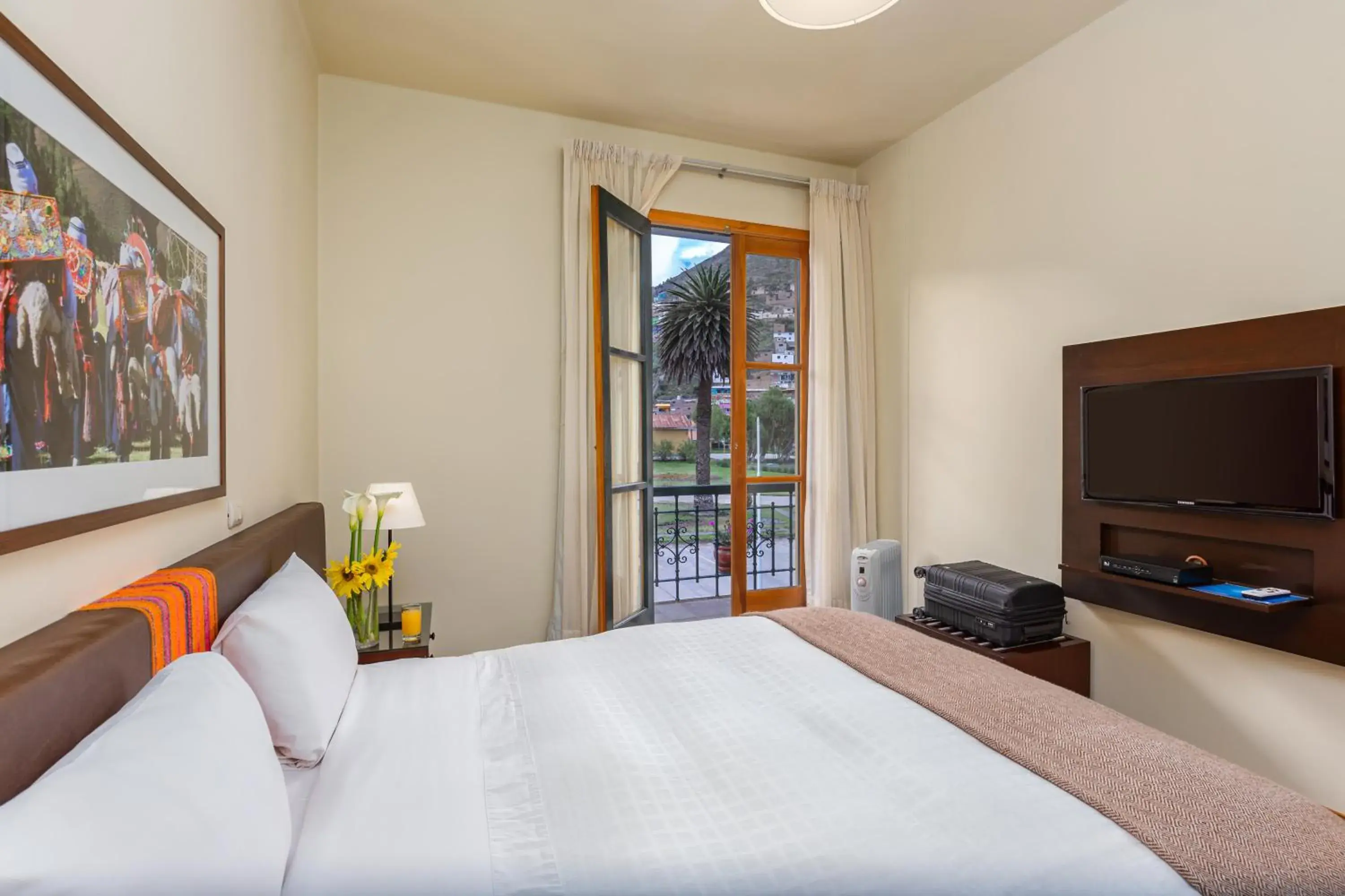 Large Double Room - single occupancy in LP Los Portales Hotel Tarma Large Double Room - single occupancy in LP Los Portales Hotel Tarma