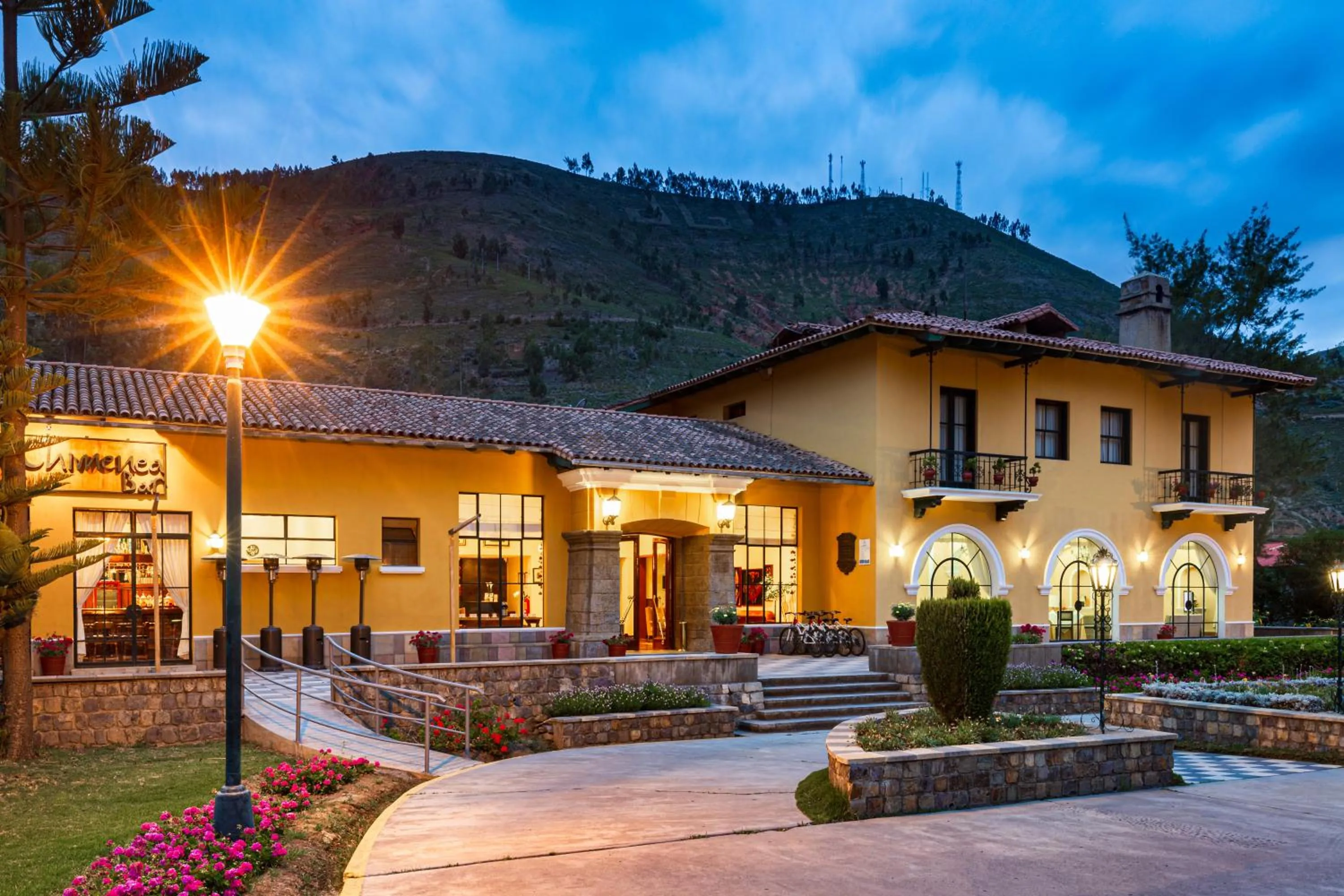 Facade/entrance in LP Los Portales Hotel Tarma