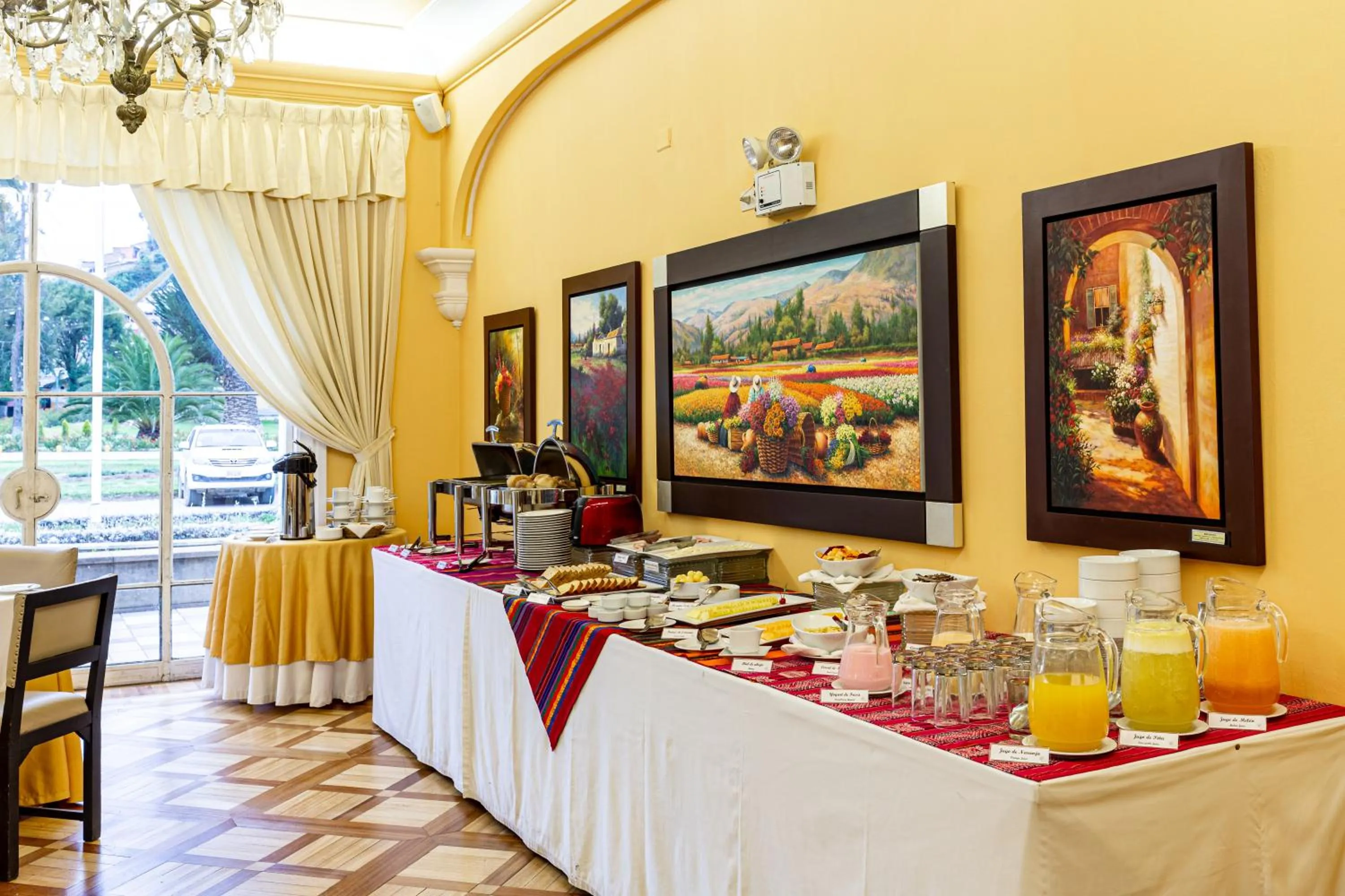 Restaurant/places to eat in LP Los Portales Hotel Tarma