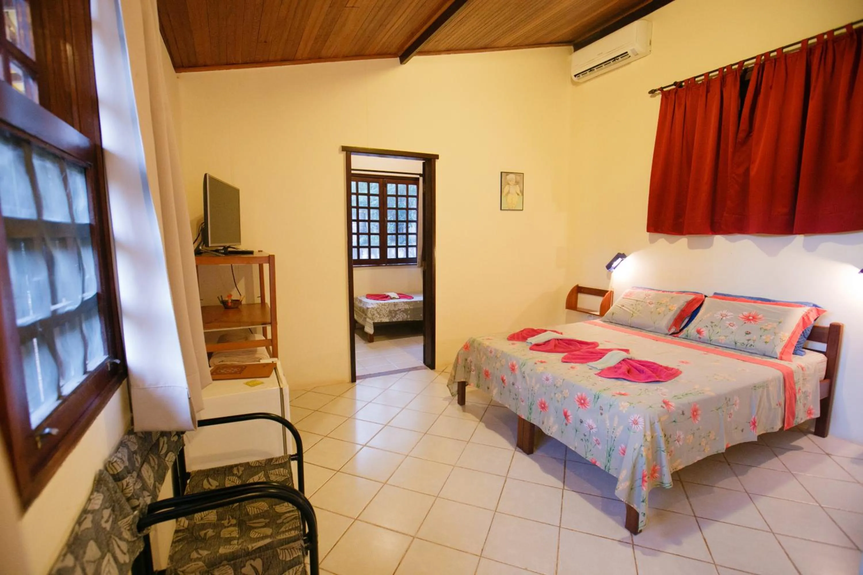 Photo of the whole room, Bed in Pousada Canto No Bosque