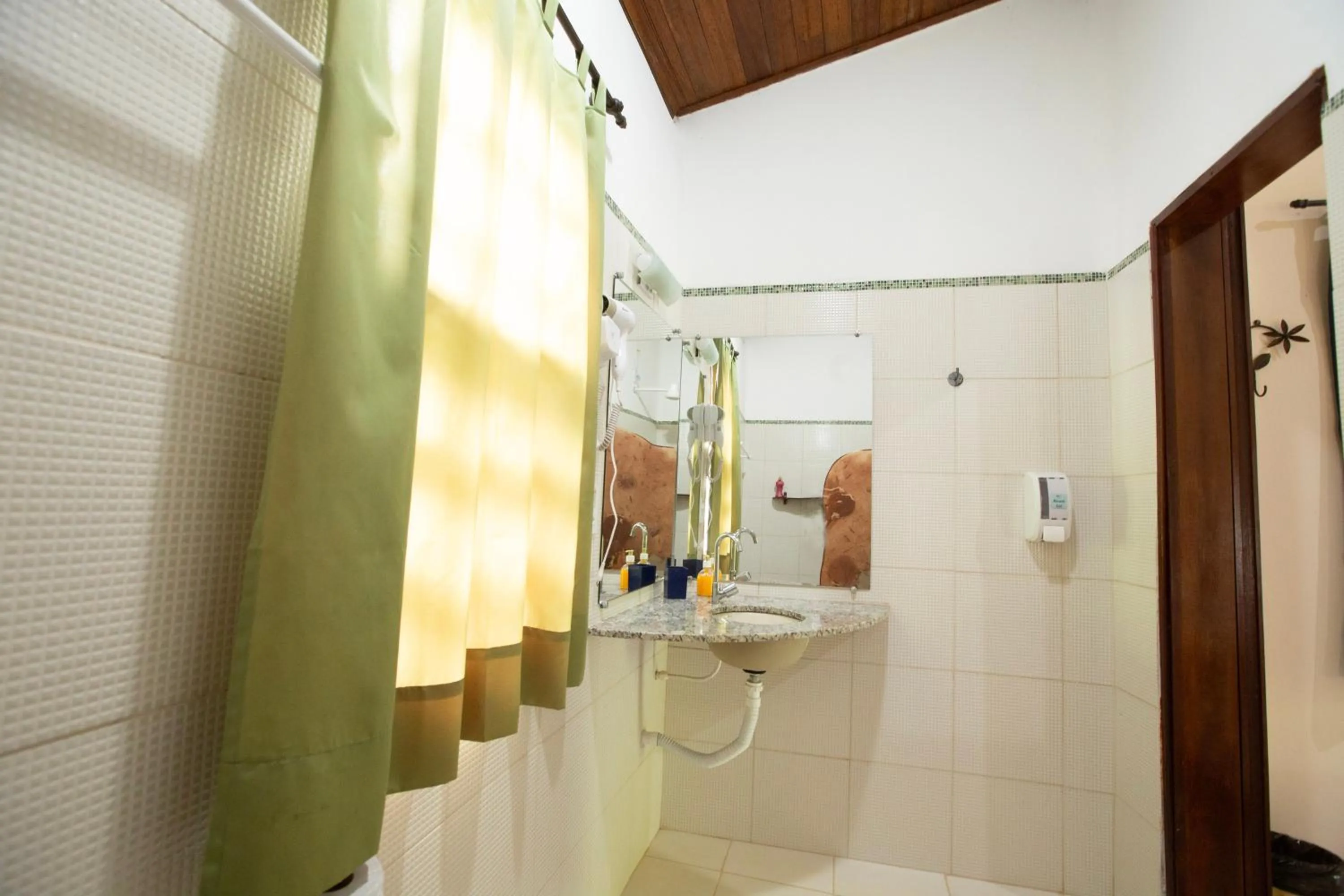 Toilet in Pousada Canto No Bosque